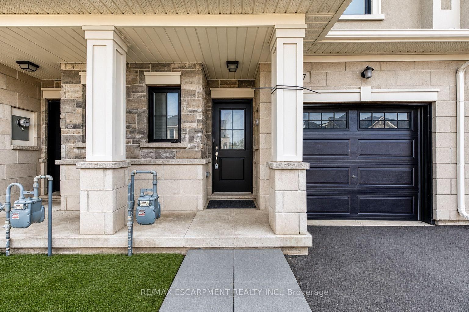 27 Mia Drive photo 3