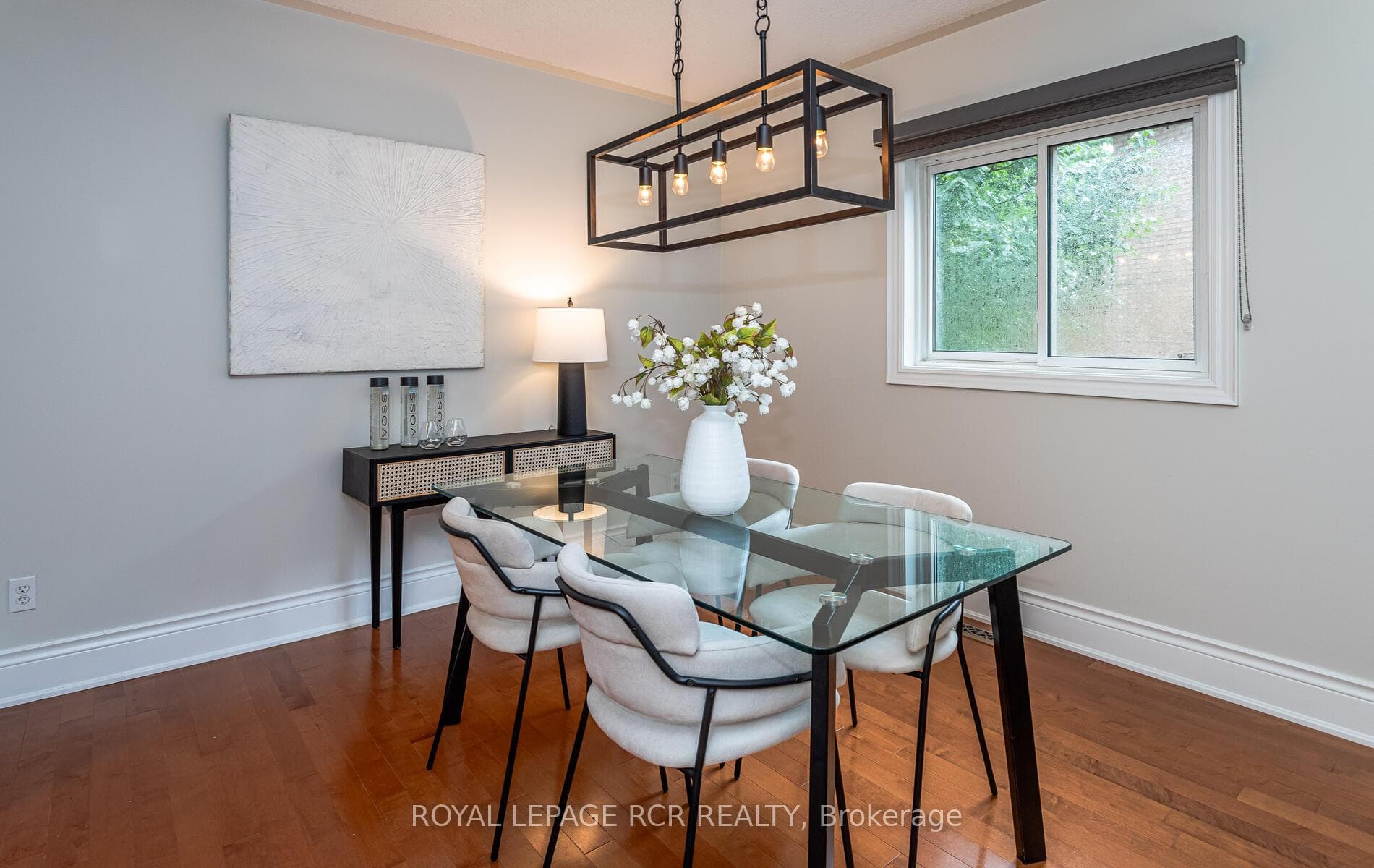 207 Surgeoner Crescent photo 9