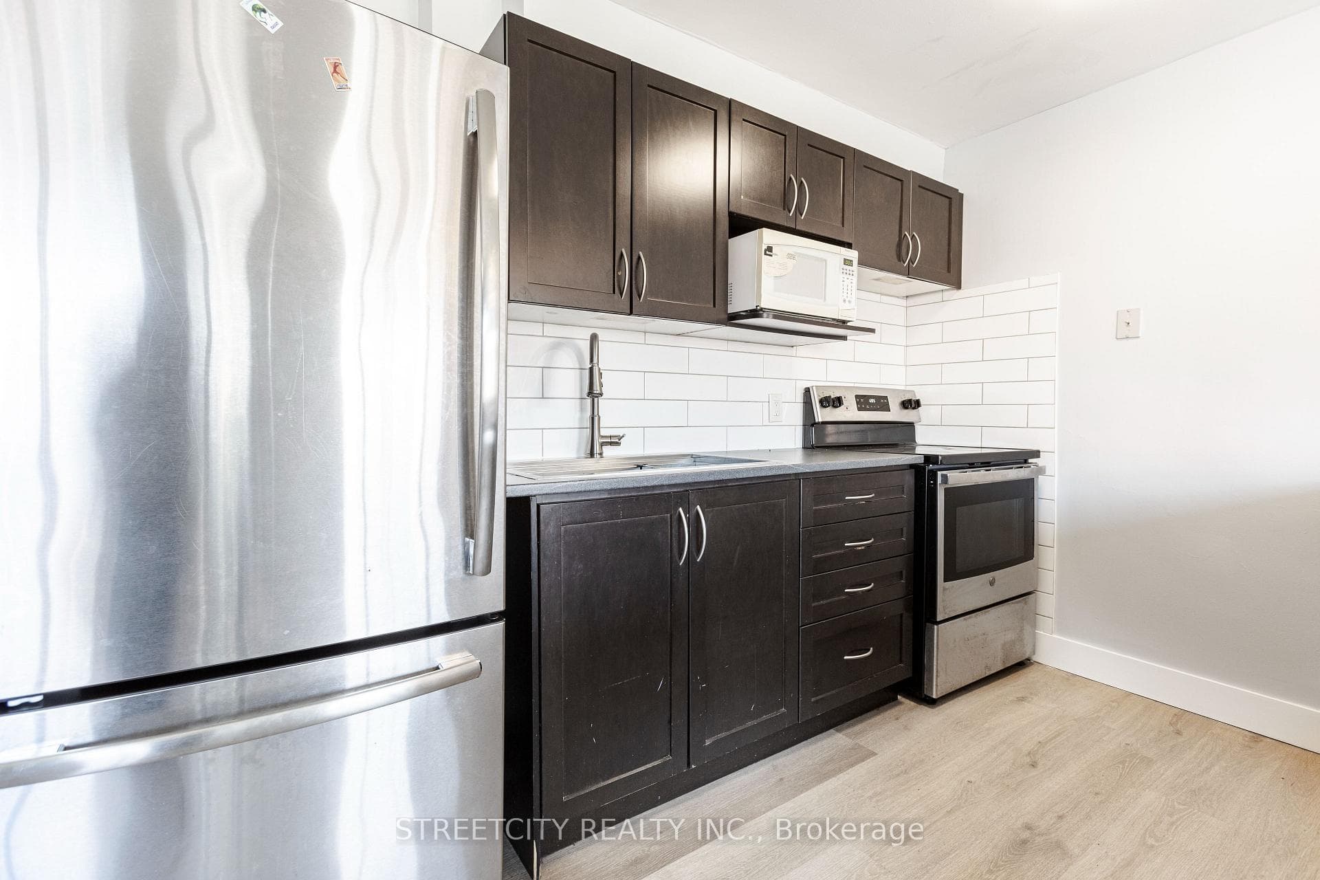 1172 HAMILTON Road Unit 210 photo 6