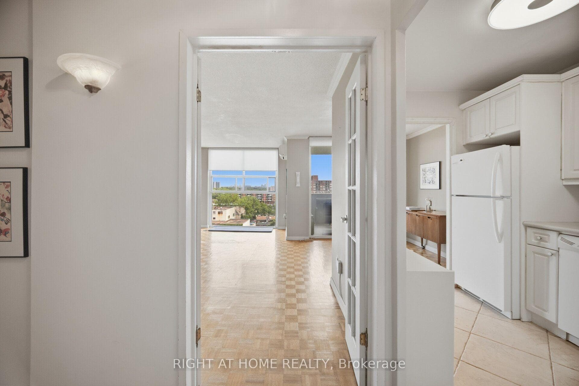 40 Homewood Avenue Unit 1104 photo 9
