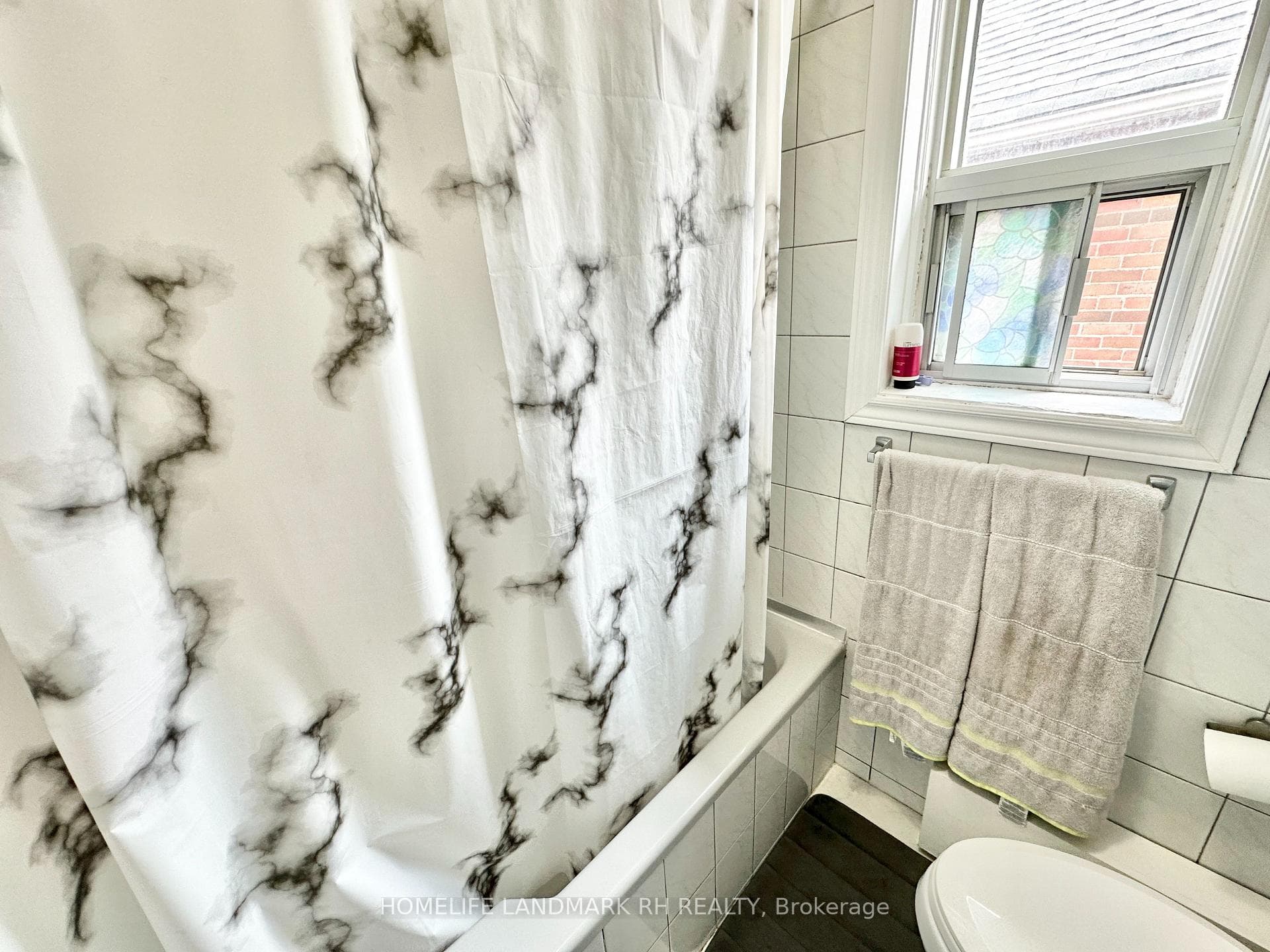556 Caledonia Road photo 6