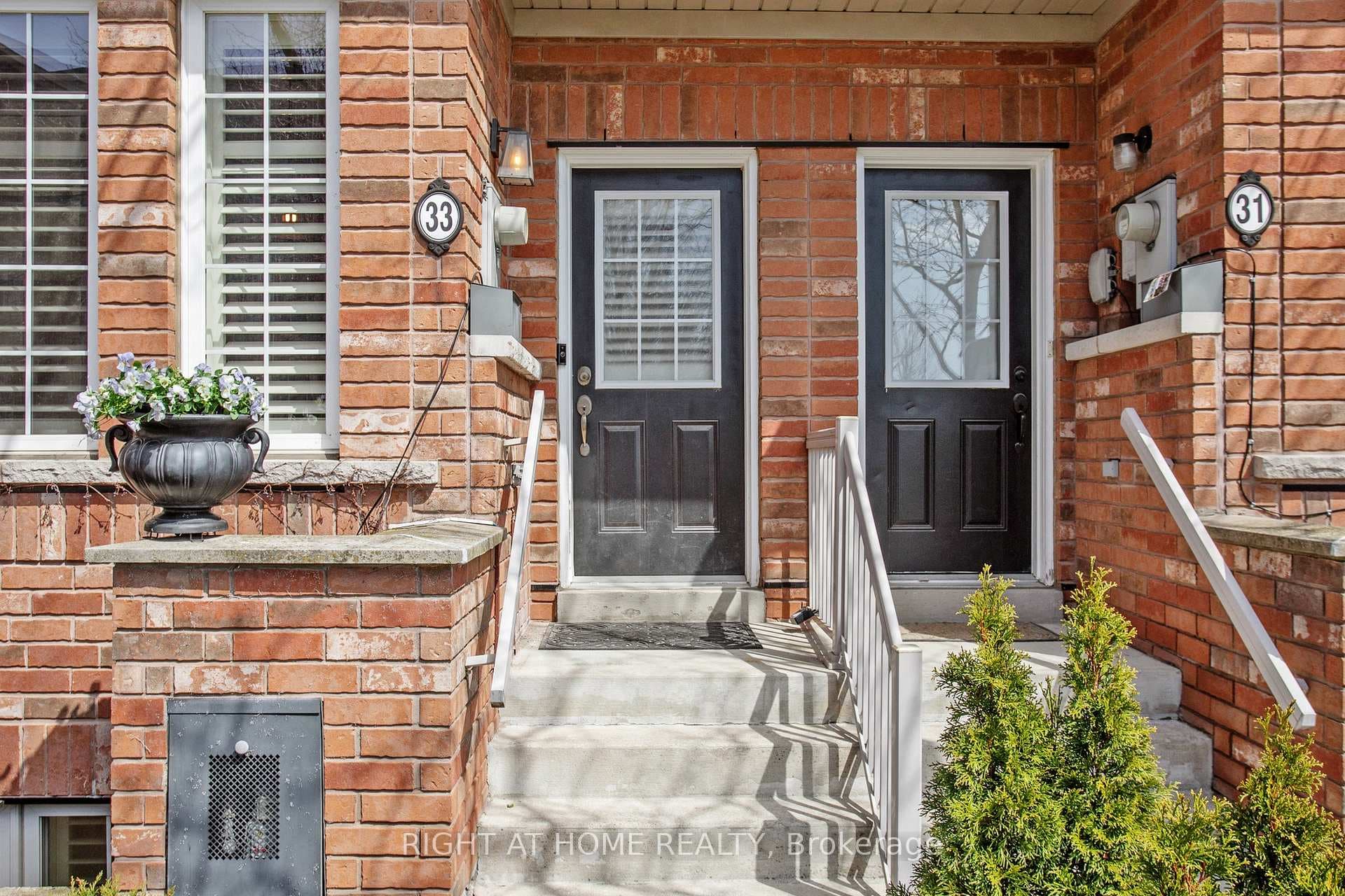 33 Brockville Street photo 2