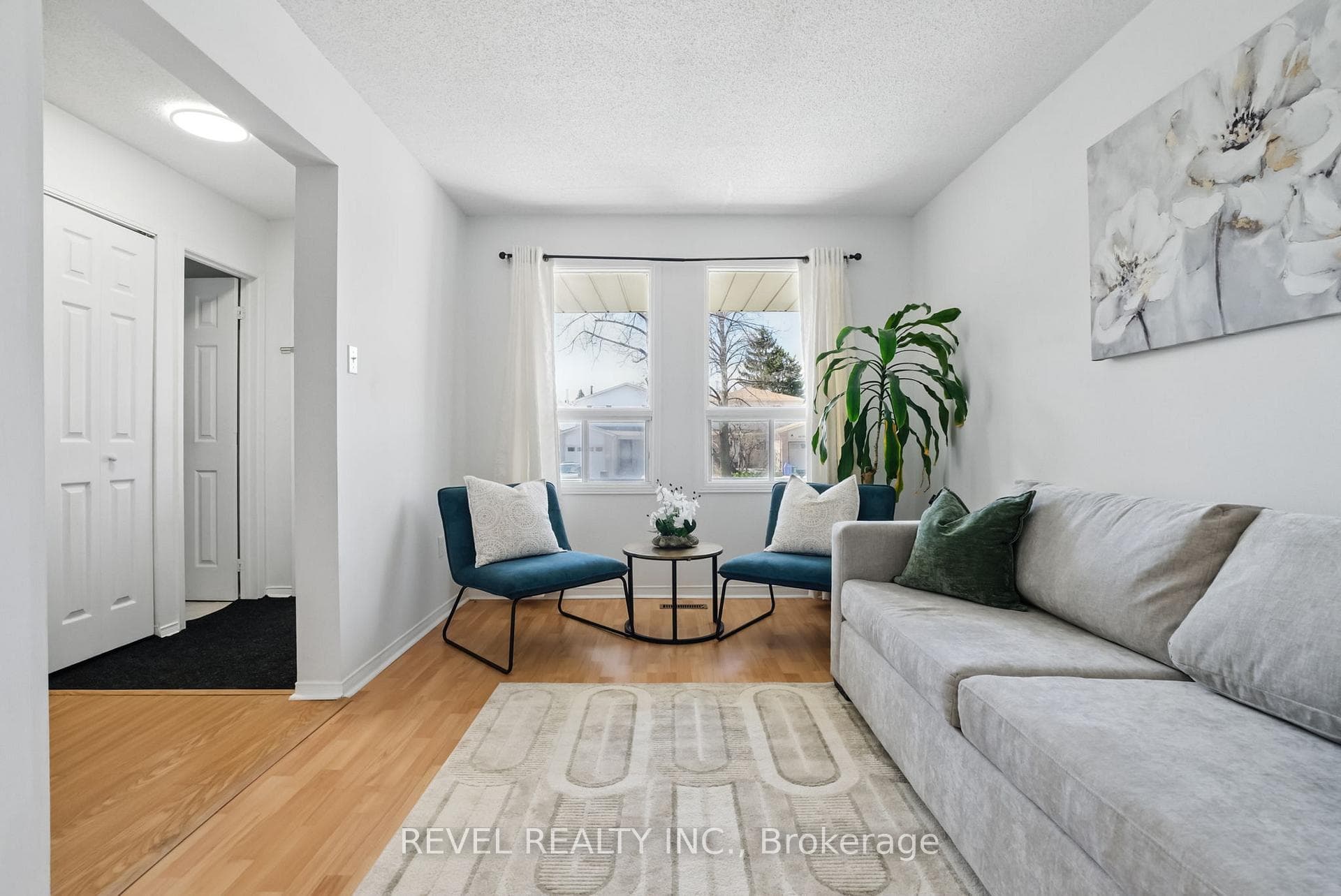 54 Chalmers Crescent photo 4