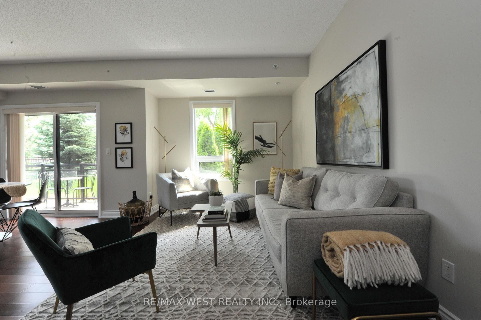 3170 Erin Mills Parkway Unit 109 photo 3