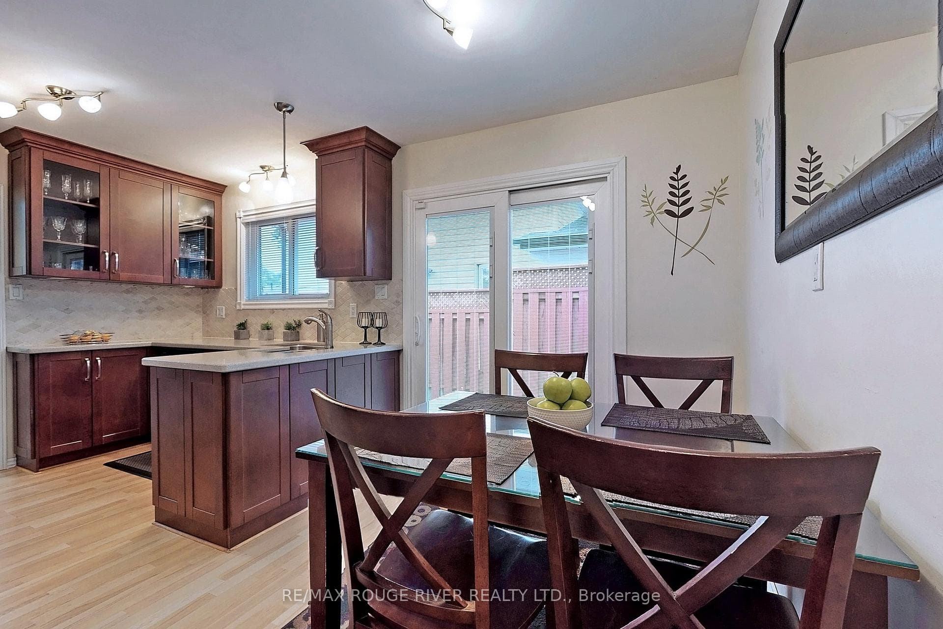 78 Clappison Boulevard photo 19