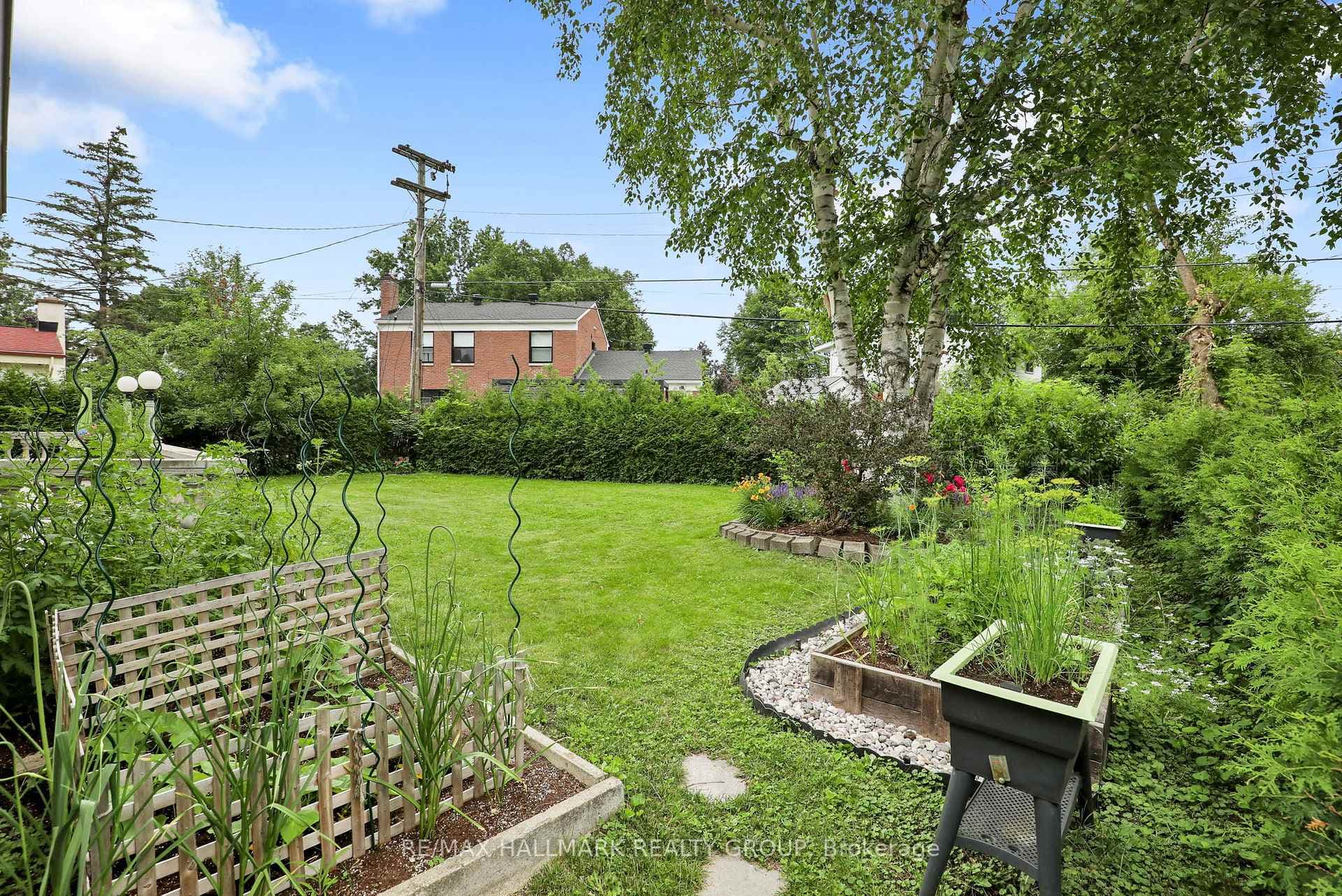 1712 Playfair Drive photo 44