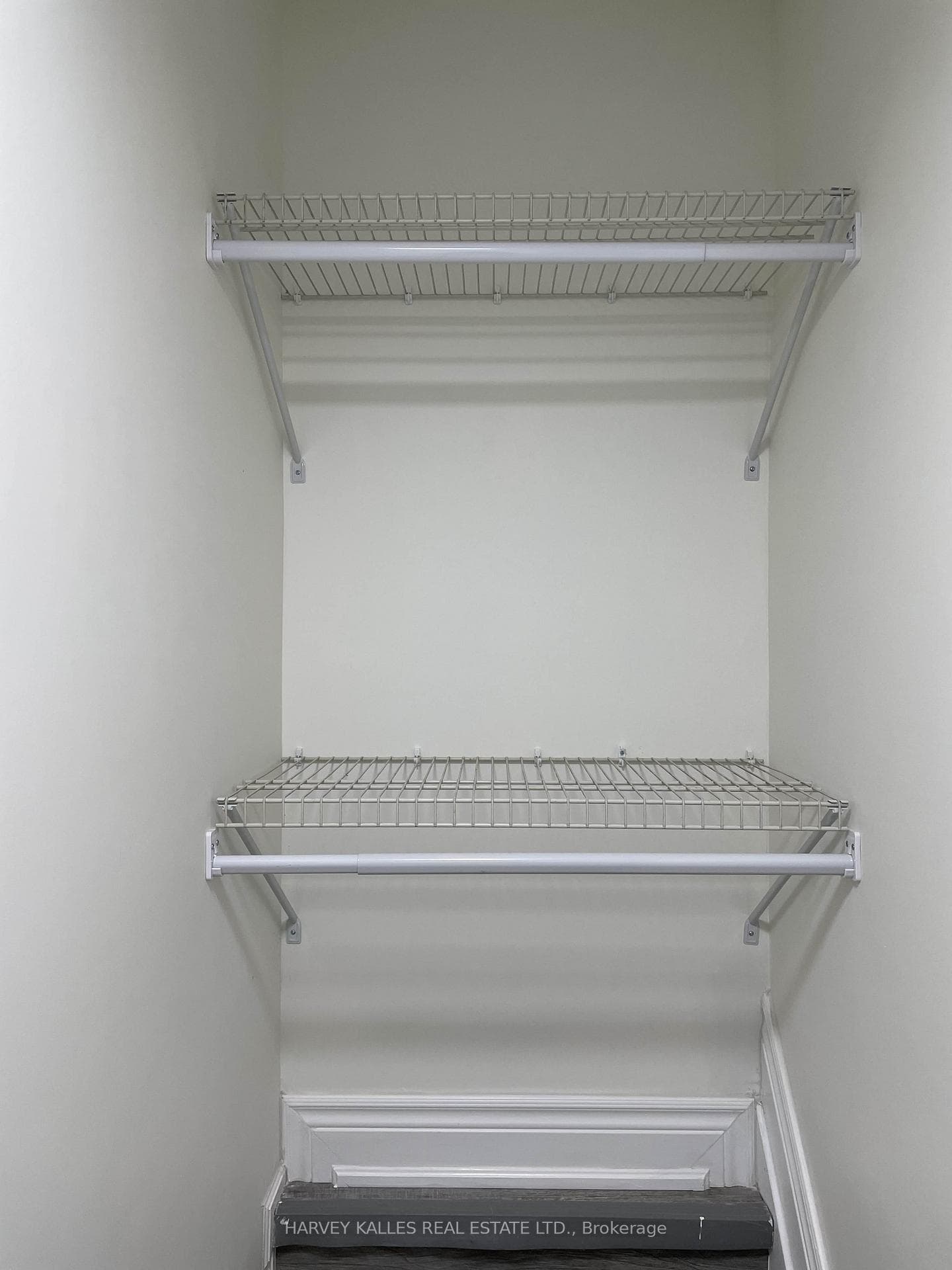 14 Stable Gate Unit Basement photo 4
