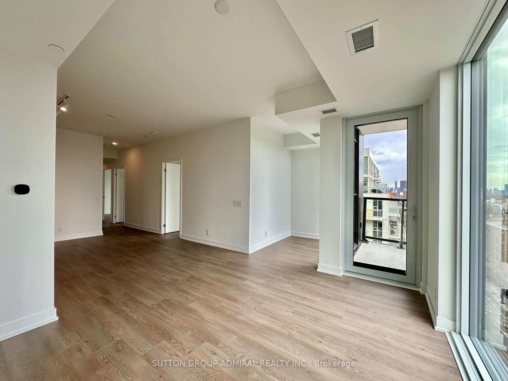 1660 Bloor Street Unit 903 photo 11