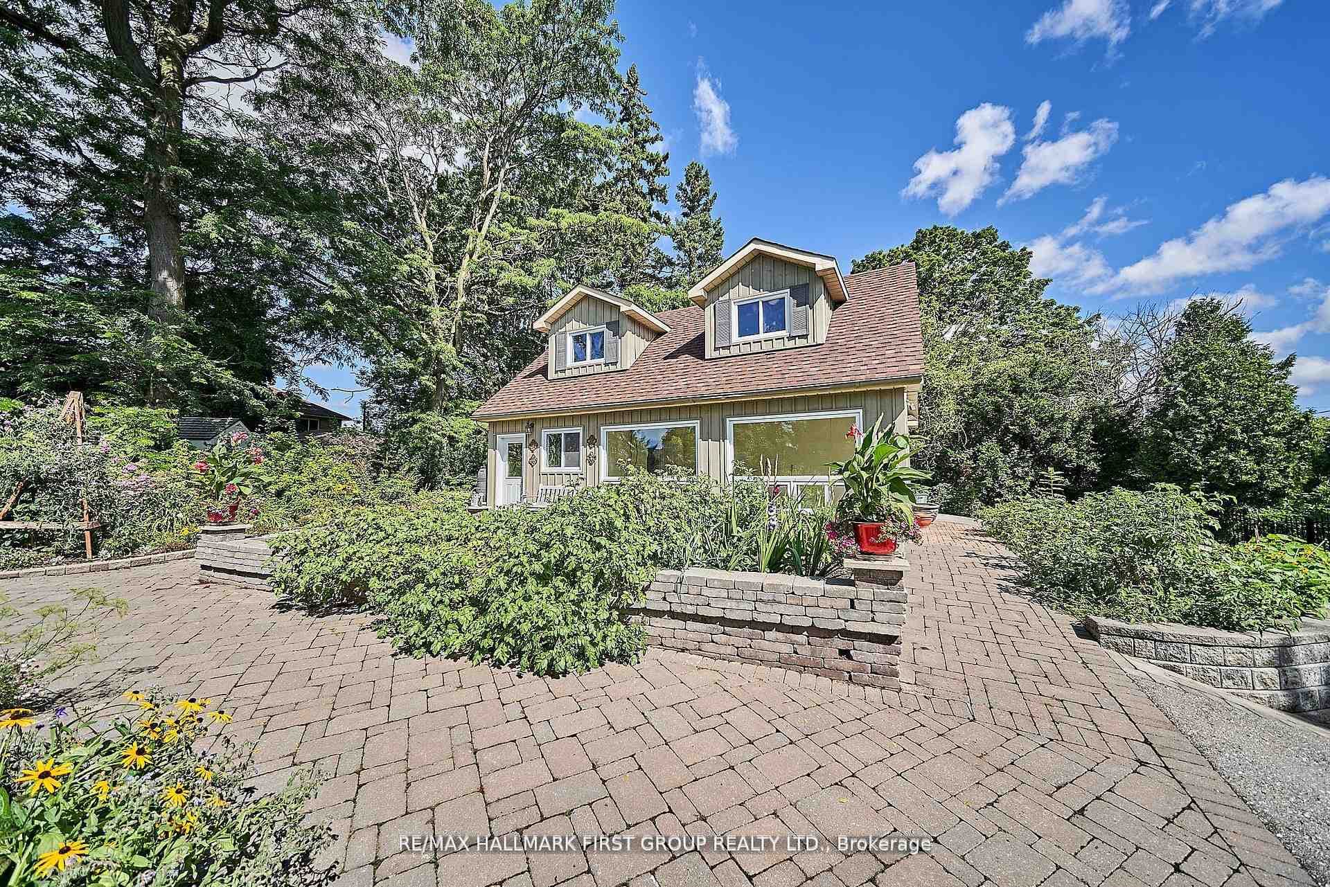 1733 Dufferin Street photo 33