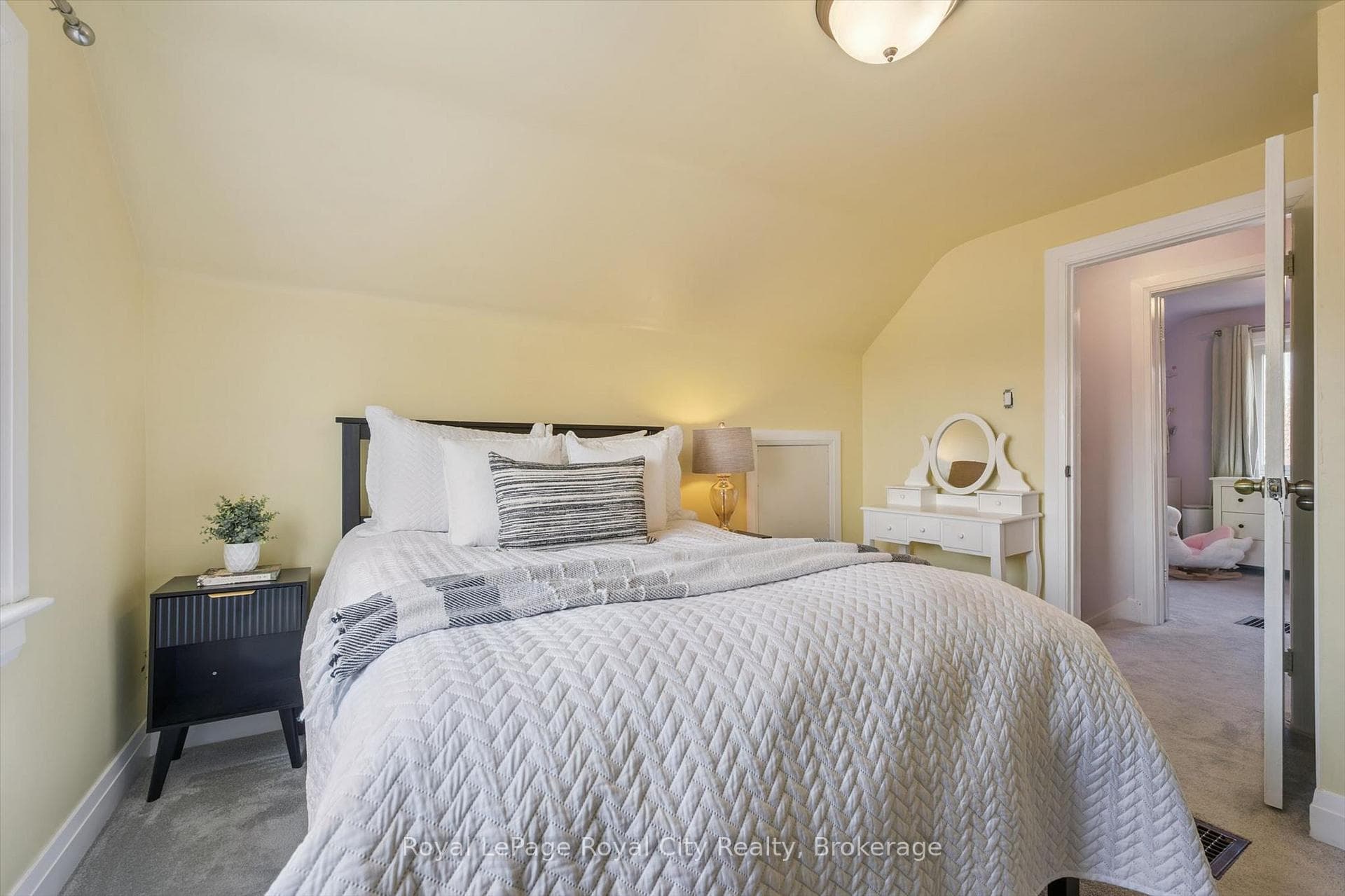 103 William Street photo 18