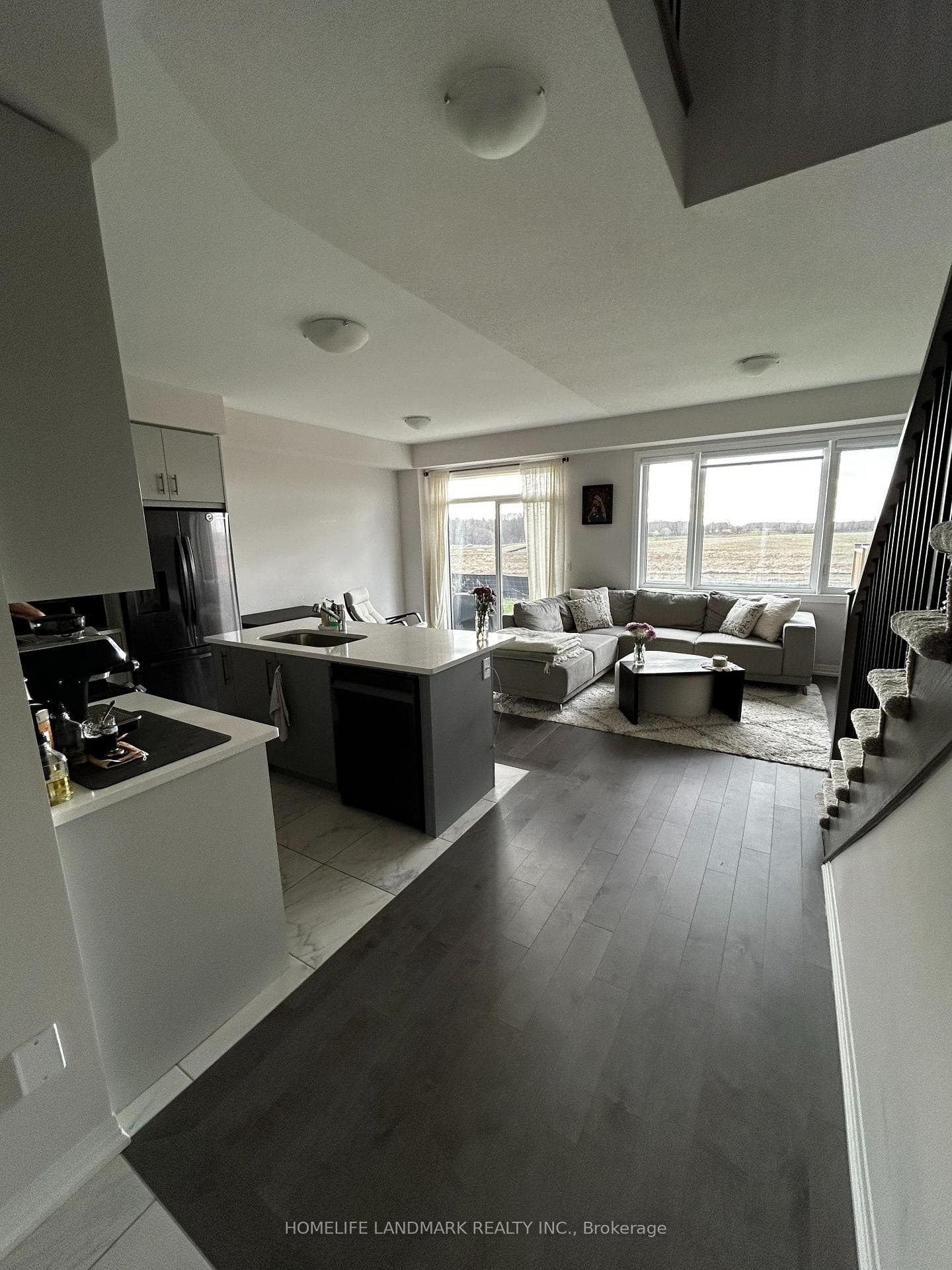 88 Freedom Crescent photo 7