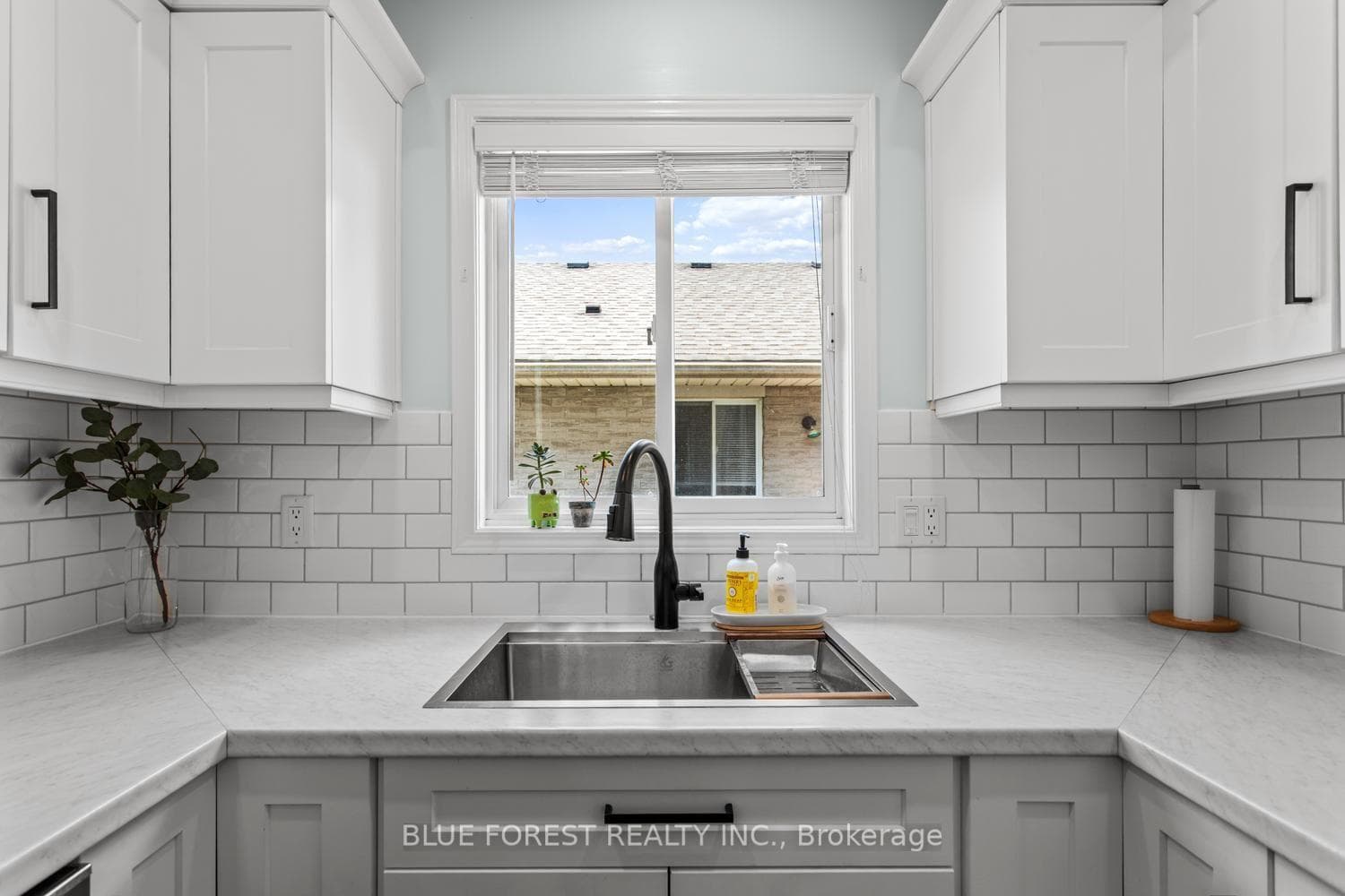 51 Hickory Boulevard photo 14