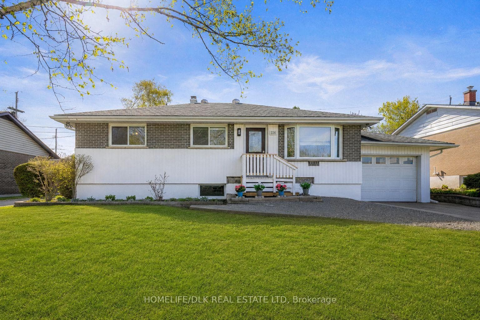 226 Reynolds Drive photo 1