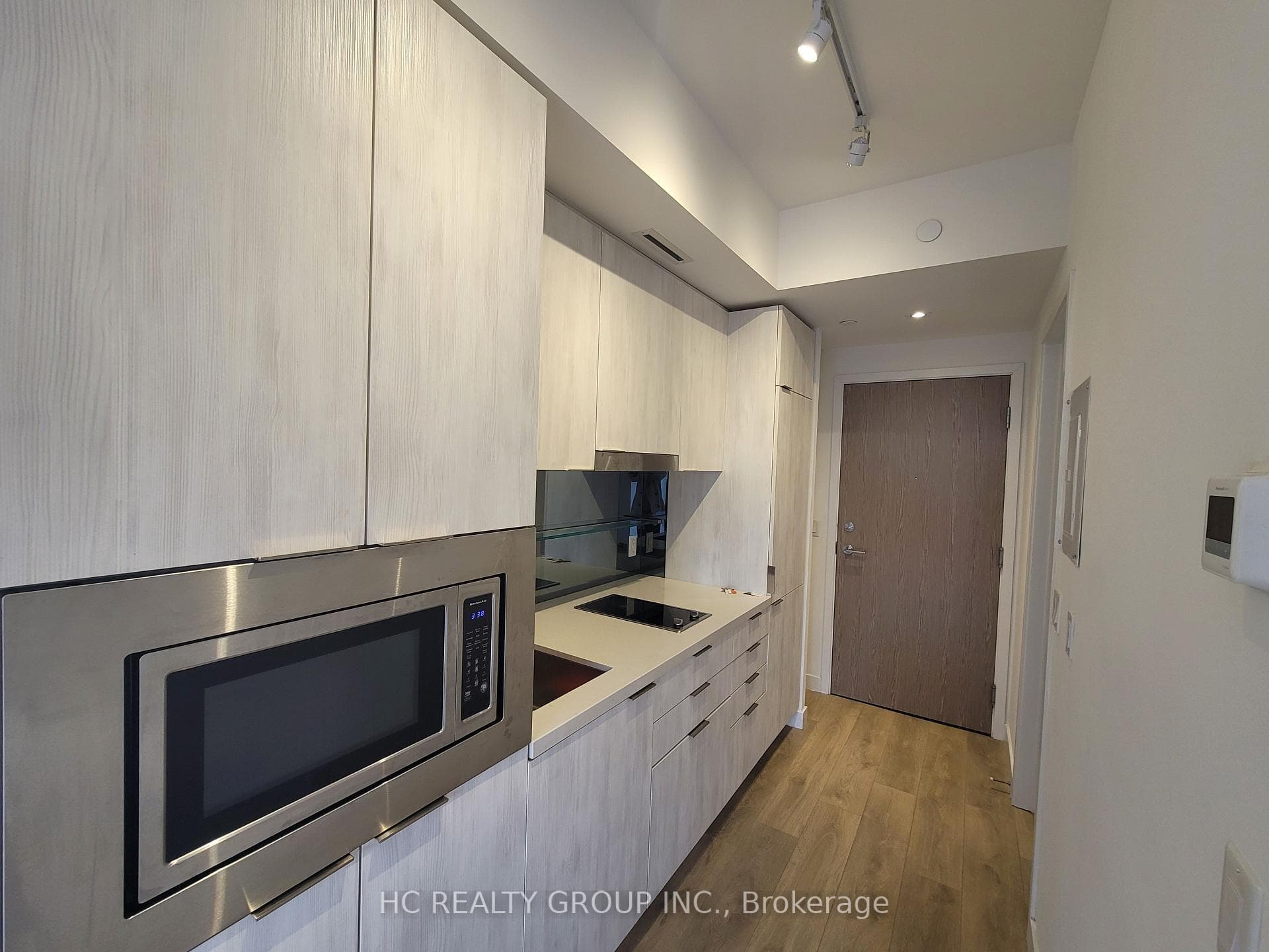 215 Queen Street Unit 909 photo 3
