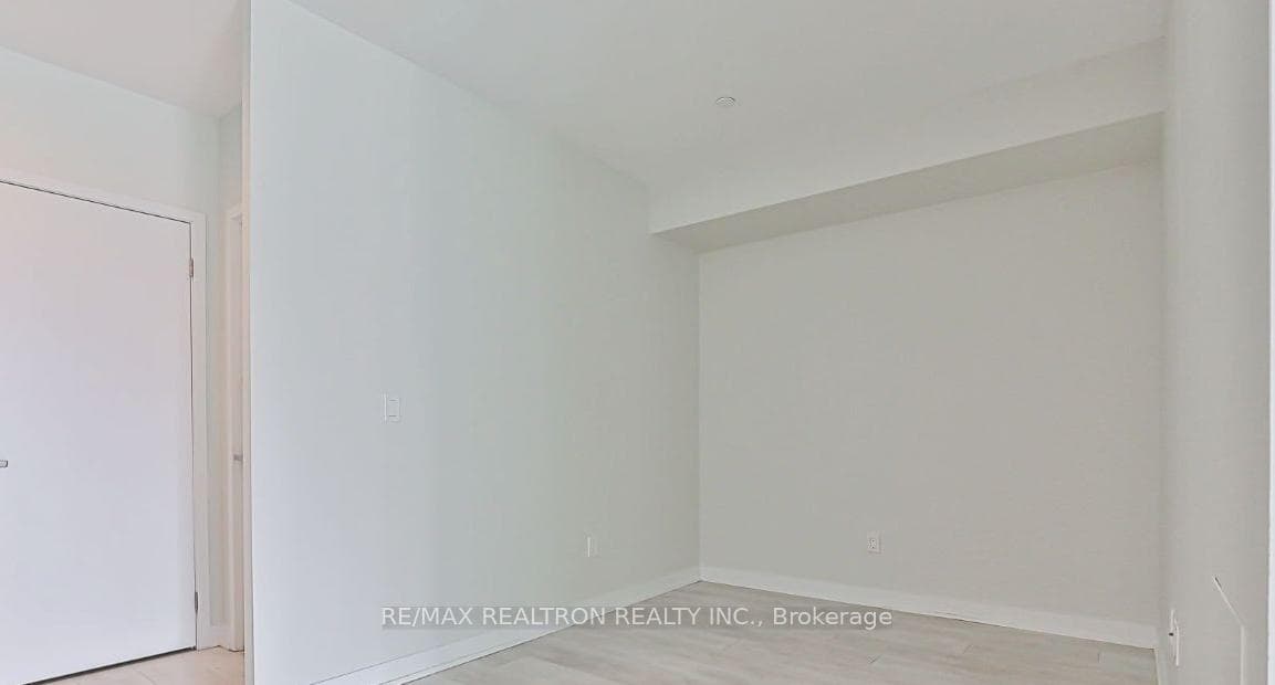 31 Tippett Road Unit 636 photo 13