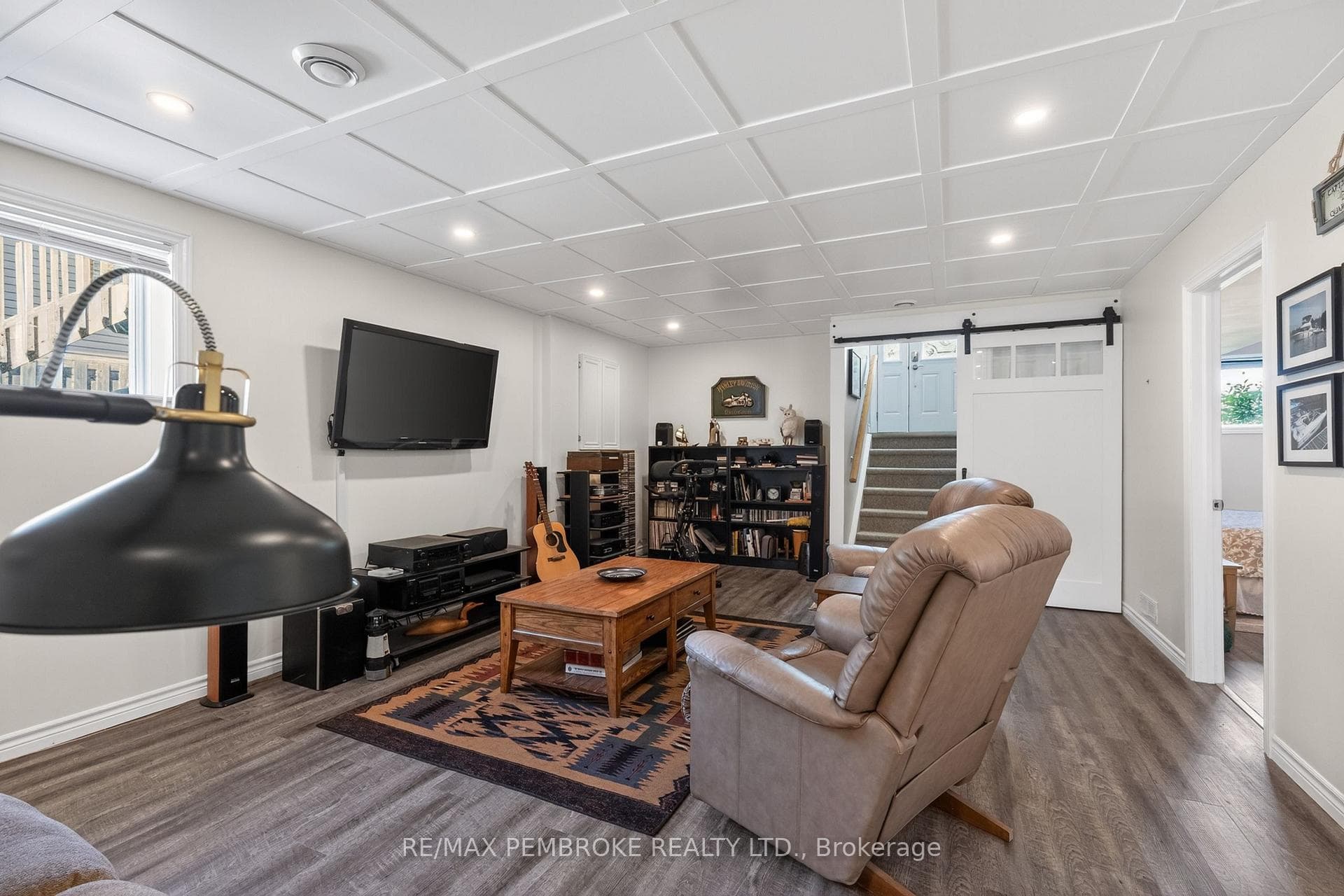 39 Oak Avenue photo 29