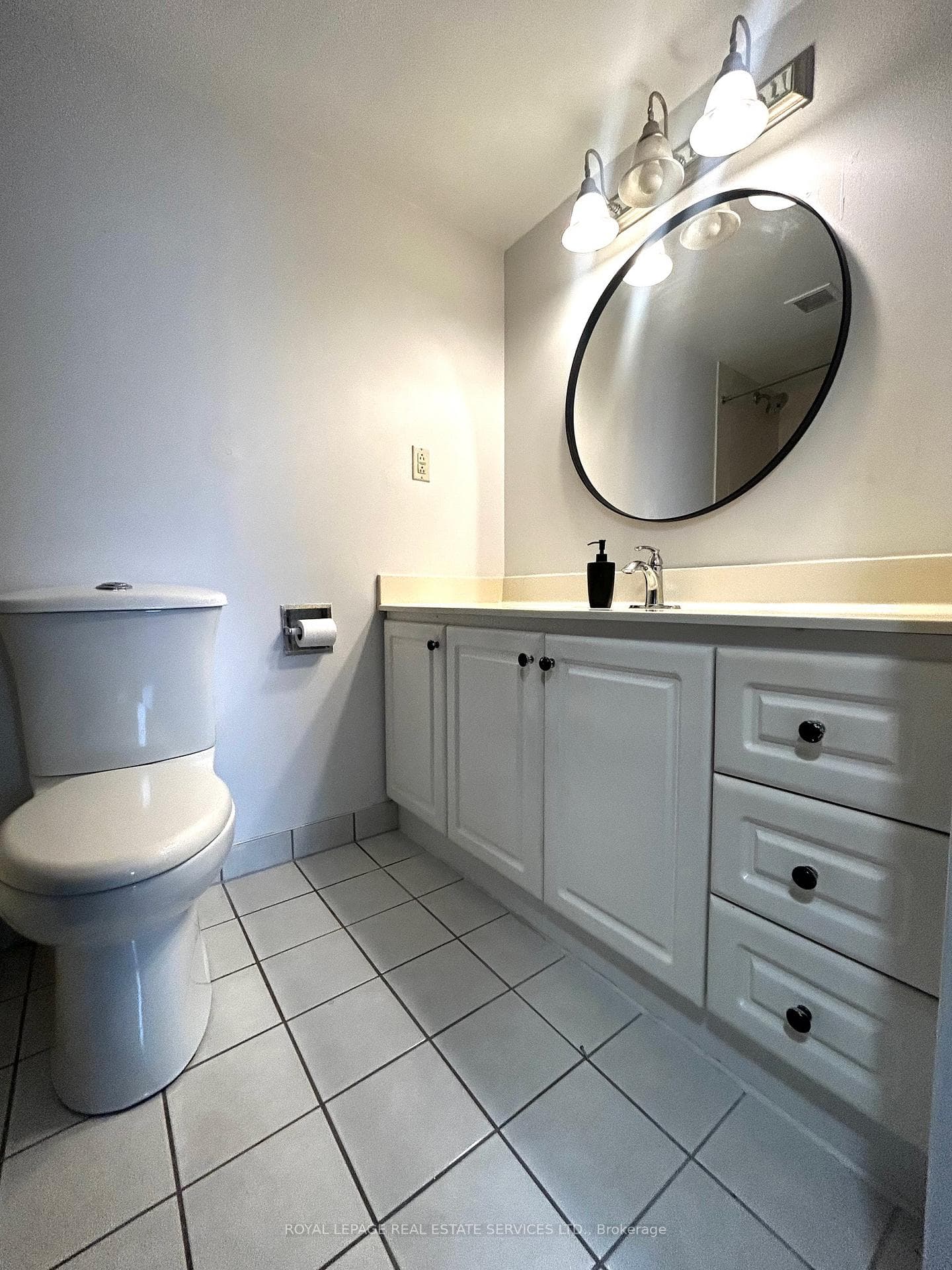2929 Aquitaine Avenue Unit 905 photo 20