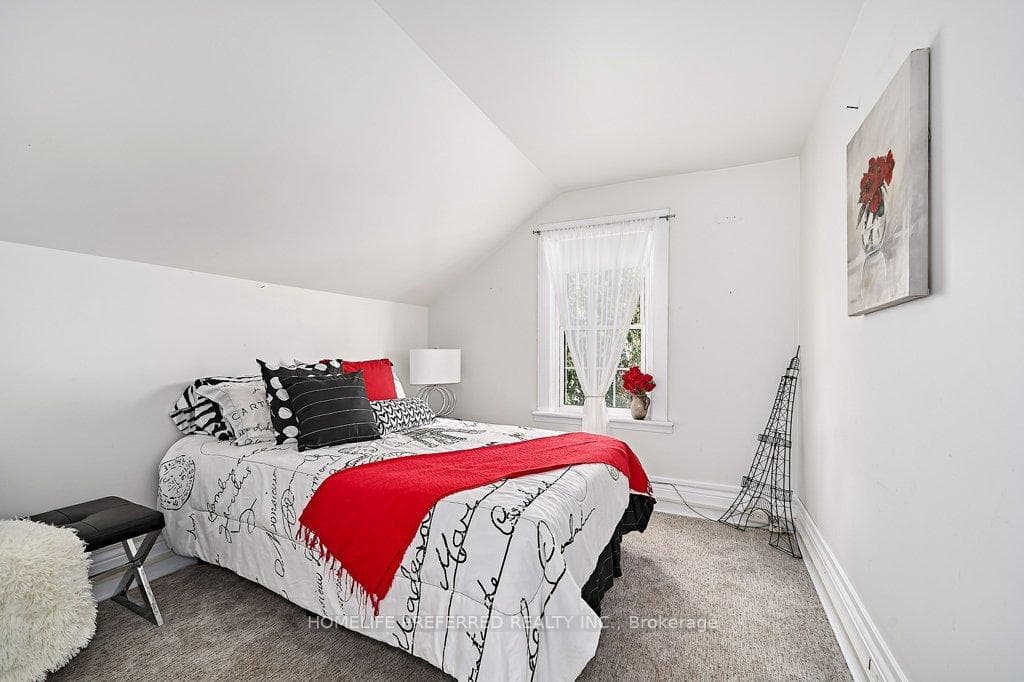 157 Crescent Street photo 40