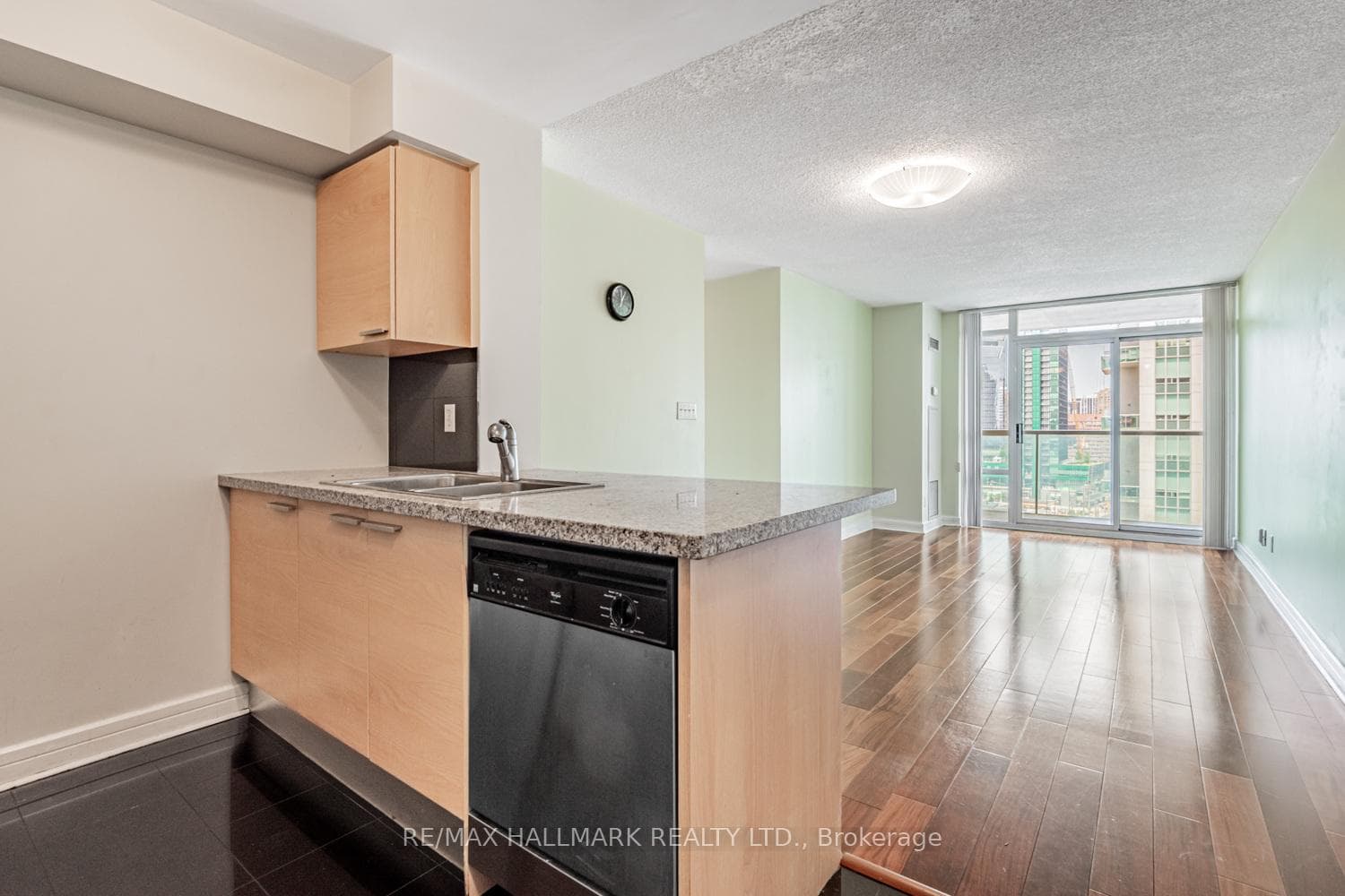 18 Harrison Garden Boulevard Unit 1402 photo 7