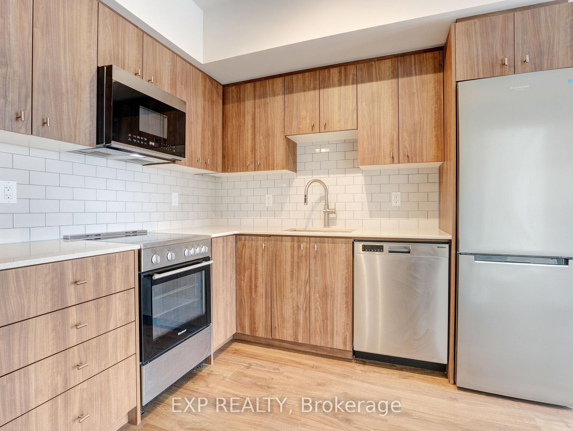 15 Wellington Street Unit 708 photo 10