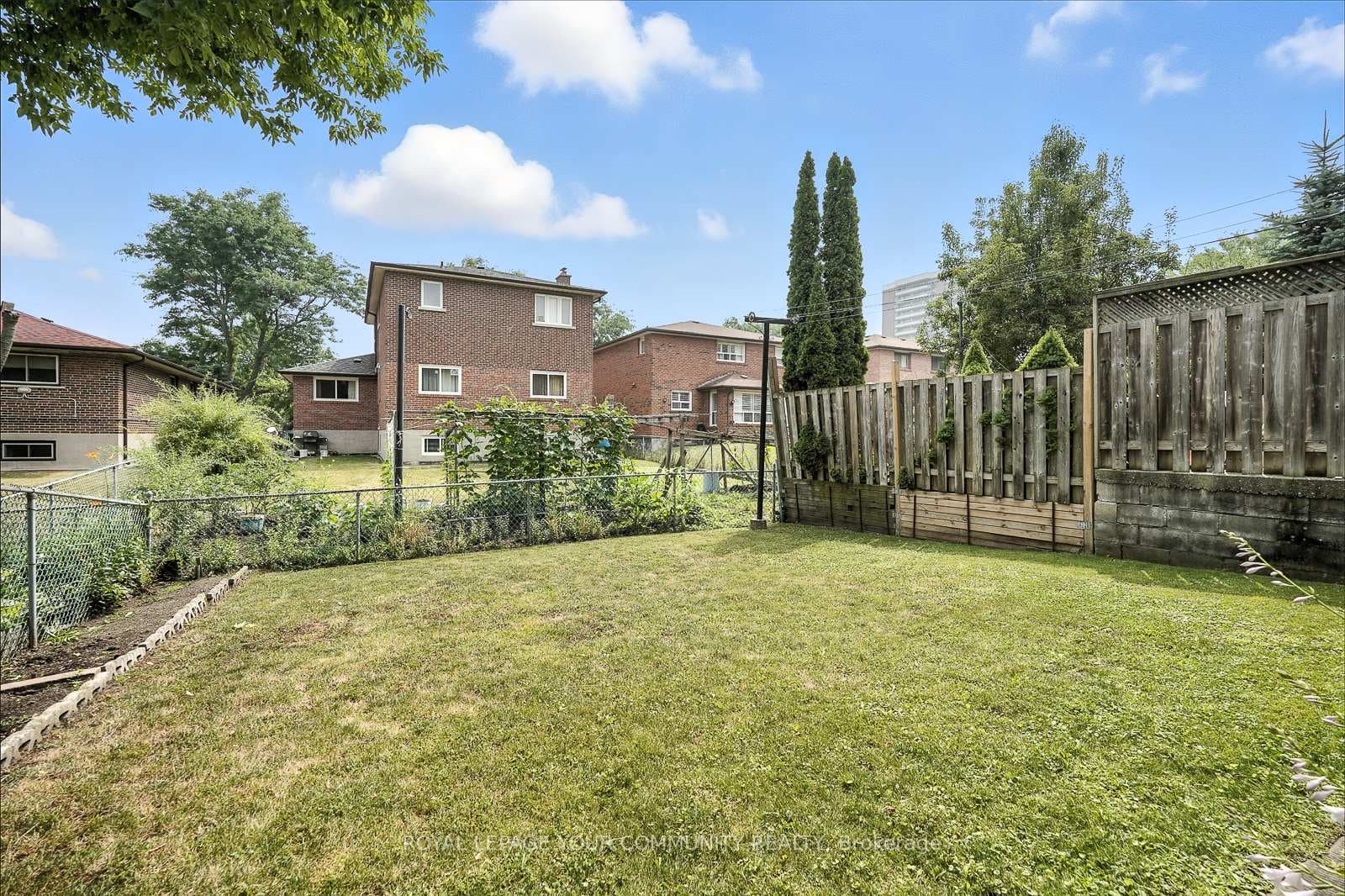 72 Fred Bland Crescent photo 35