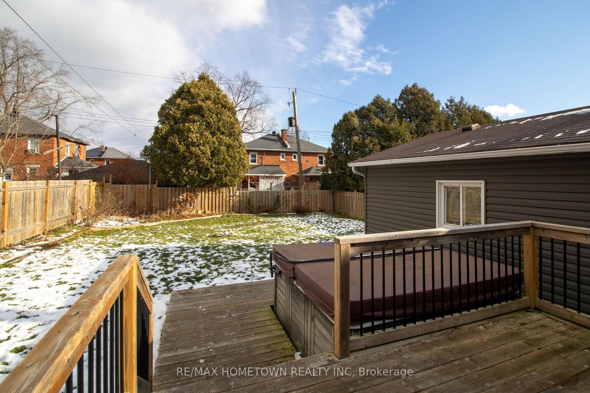 657 East Street photo 23