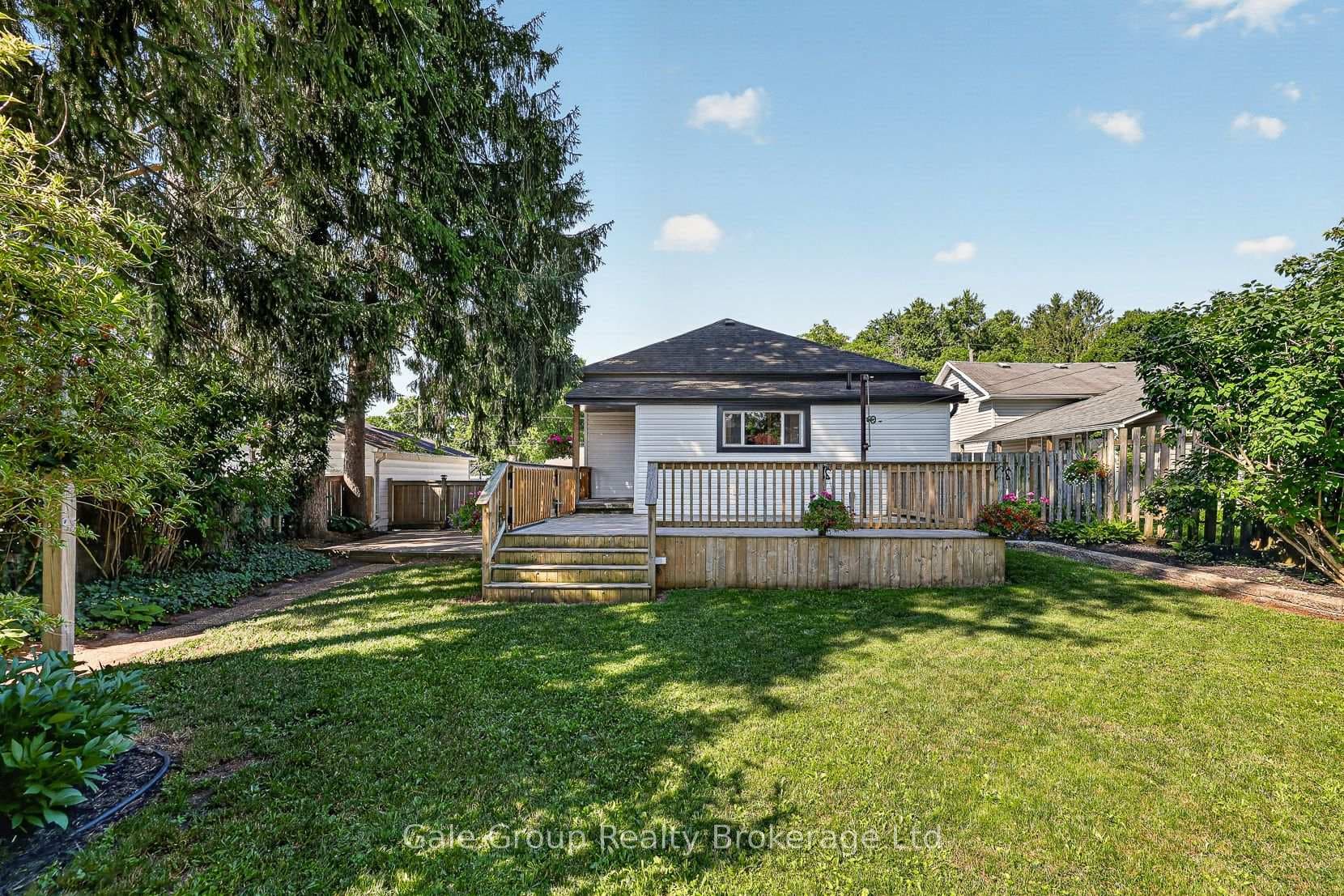 160 John Street photo 8