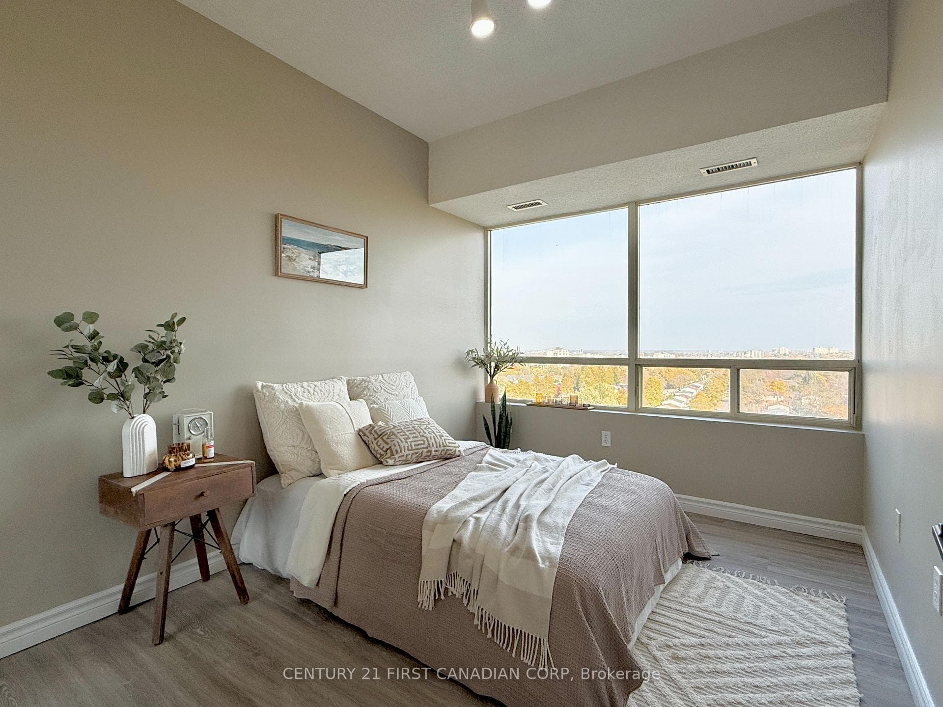 744 Wonderland Road Unit 1203 photo 23