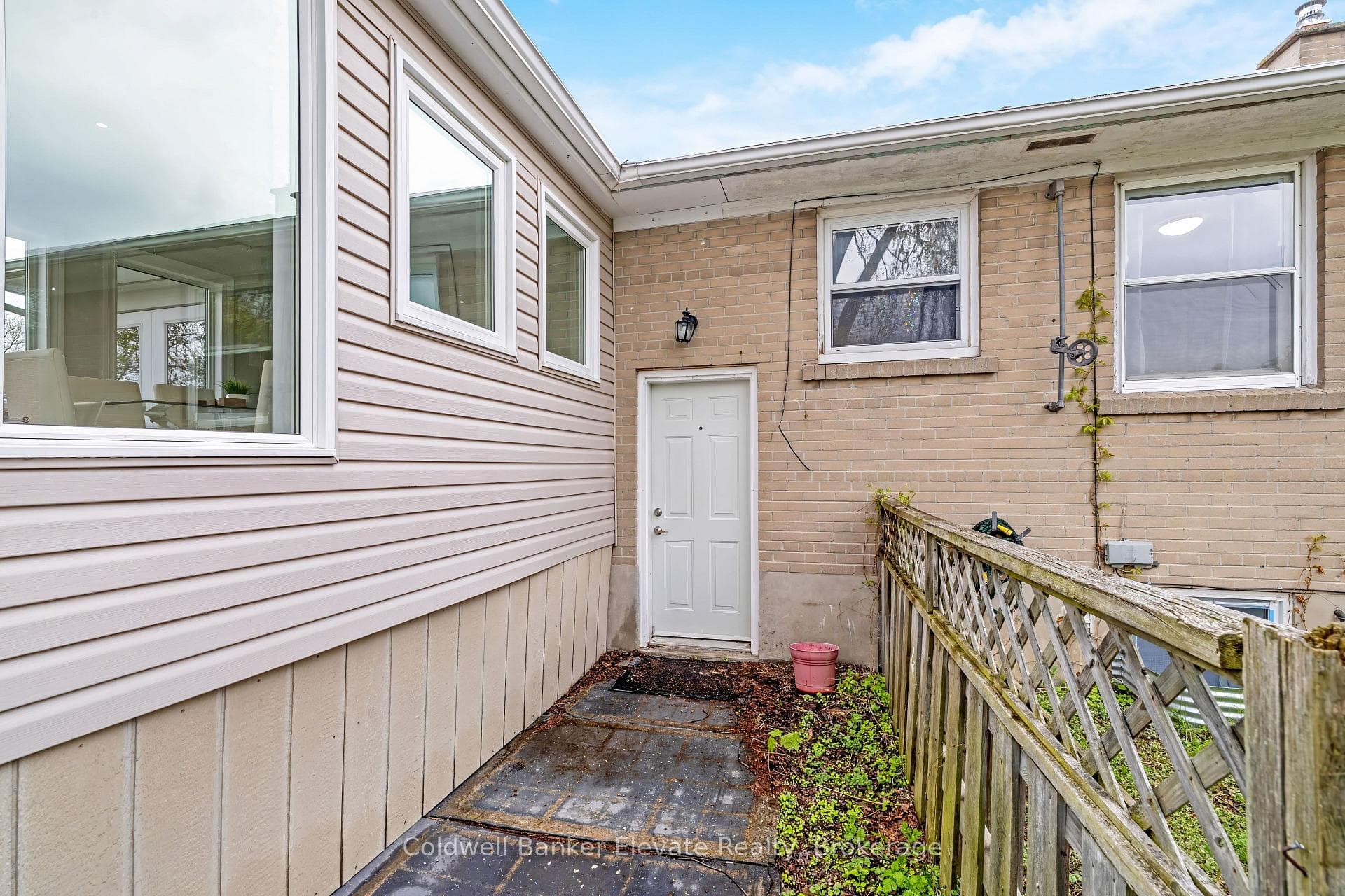 39 McGilvray Crescent photo 45