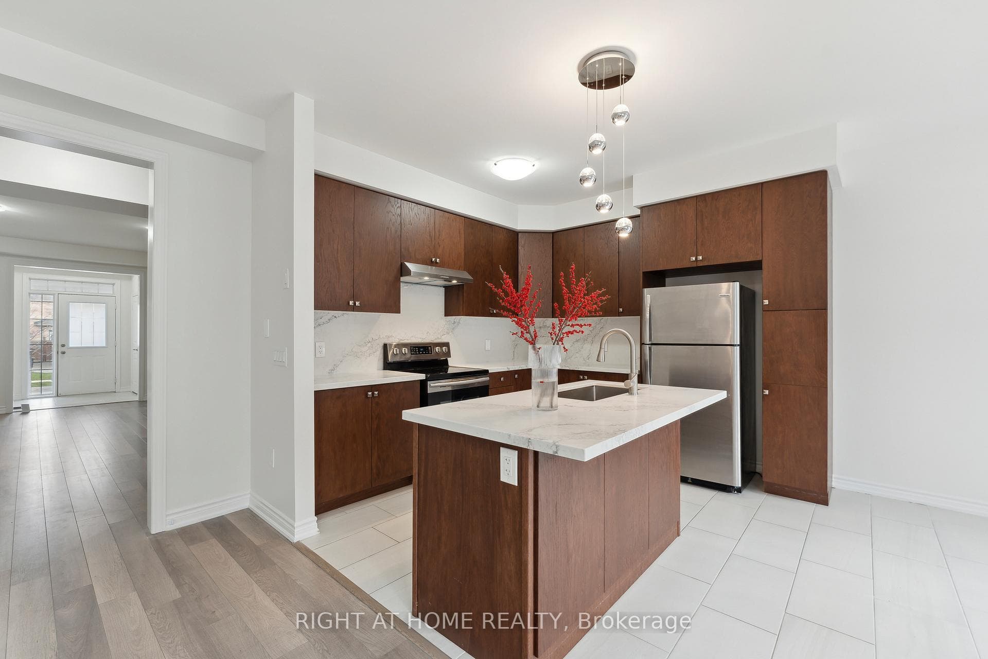 1538 Chretien Street photo 15
