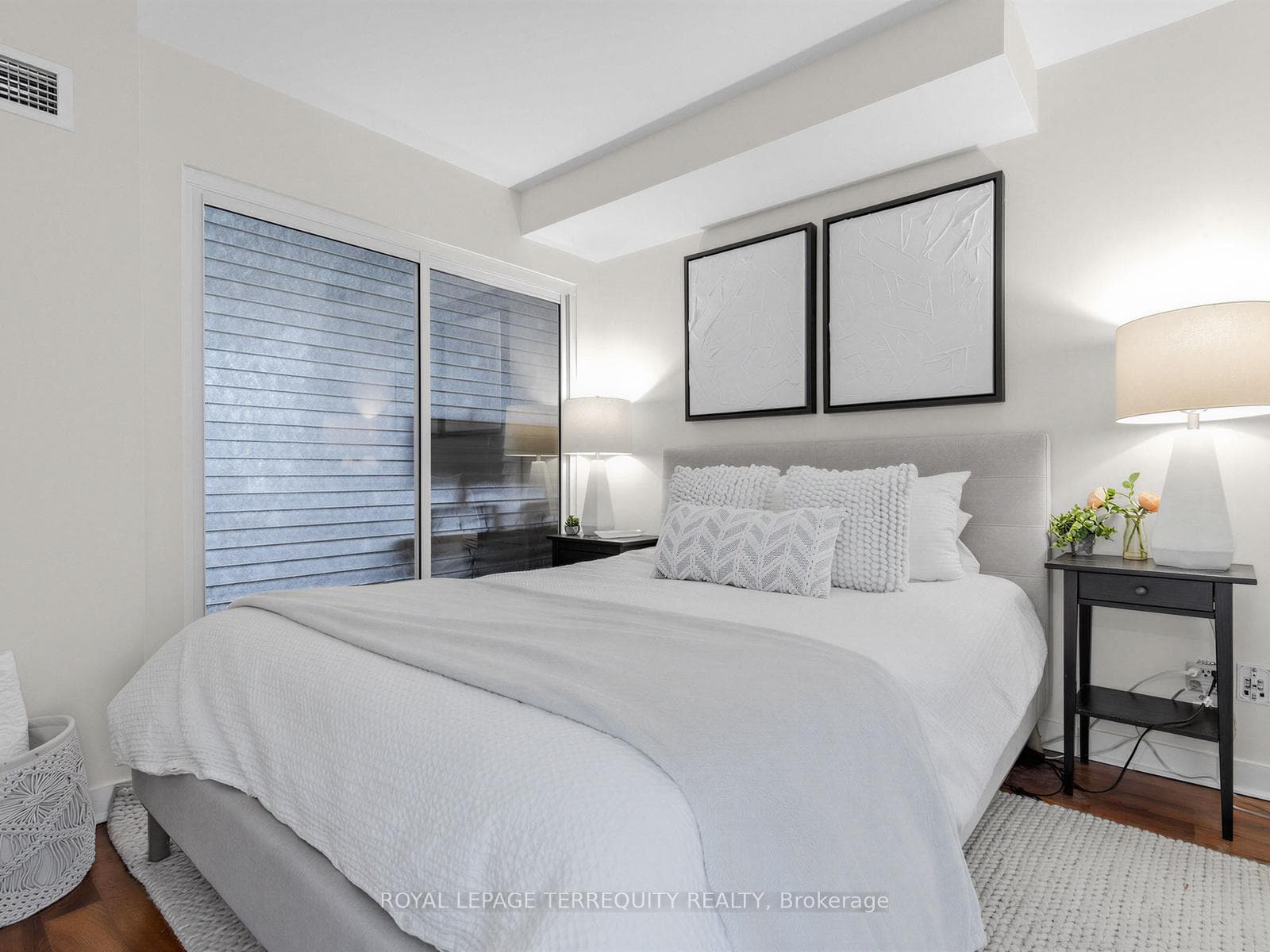 650 Queens Quay Unit 1111 photo 18