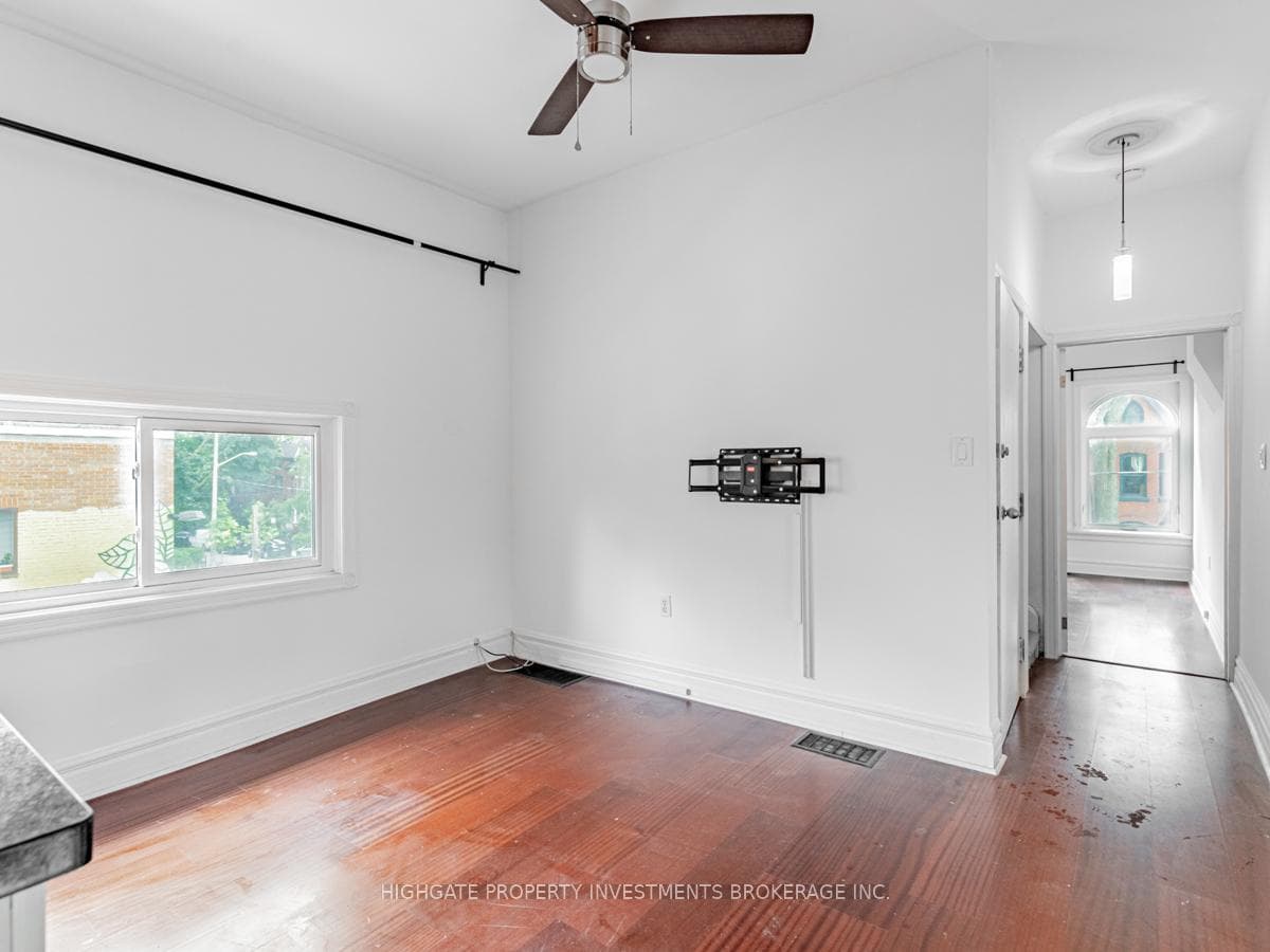 359 Ontario Street Unit Upper photo 16