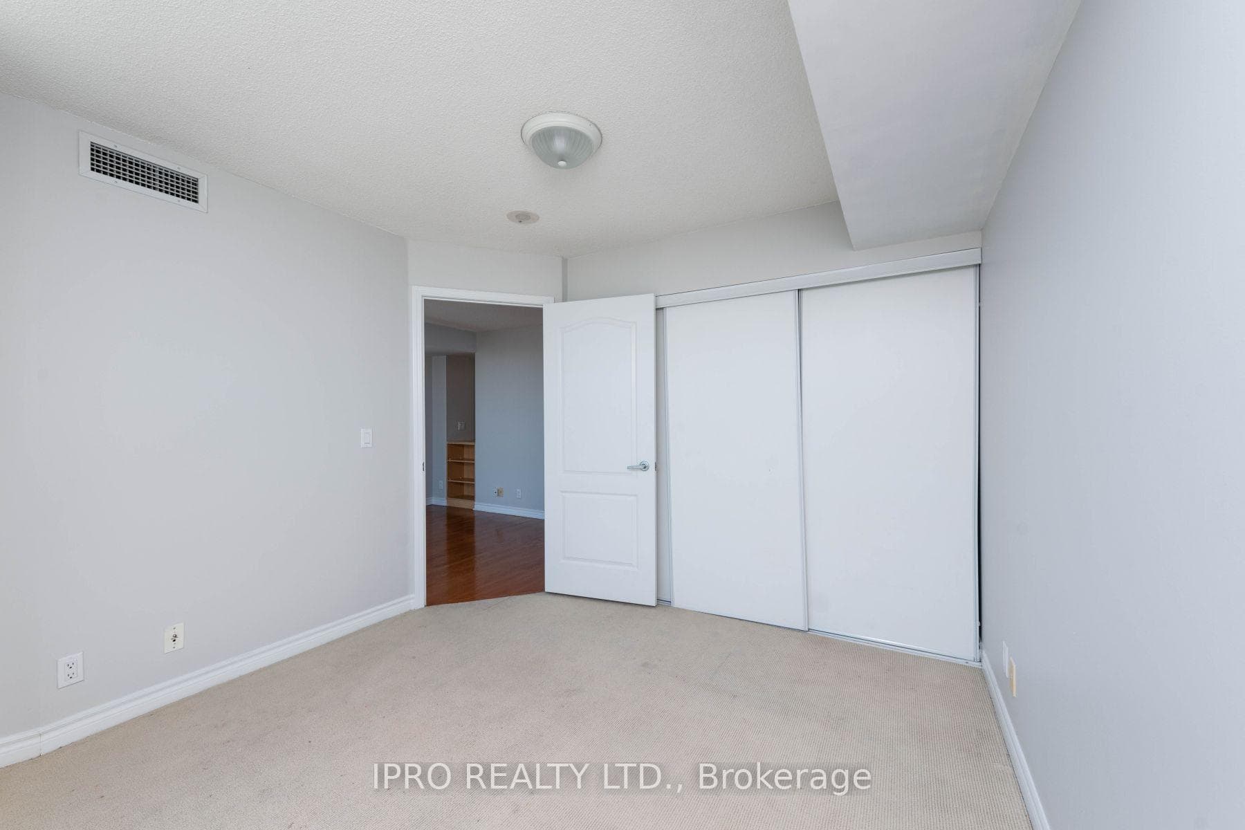 33 Elm Drive Unit 2112 photo 17