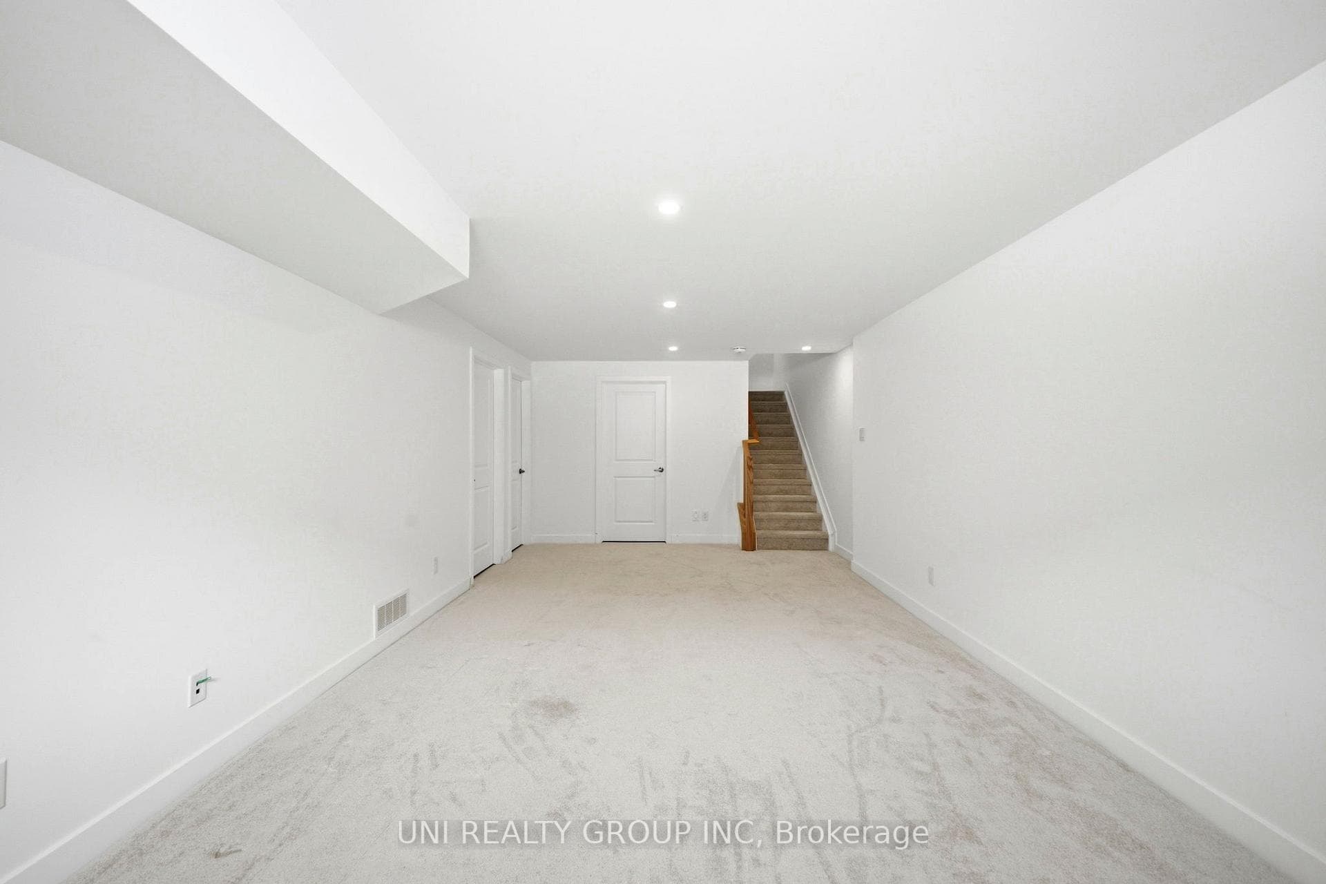 828 Chipping Circle photo 36
