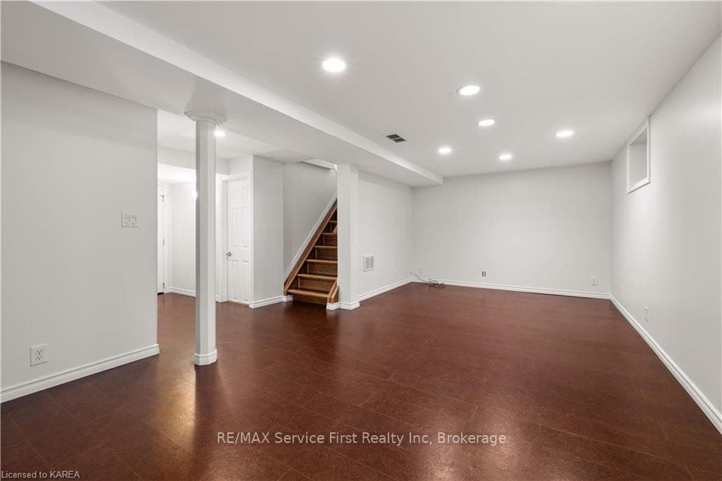 994 WESTMINSTER Place photo 24
