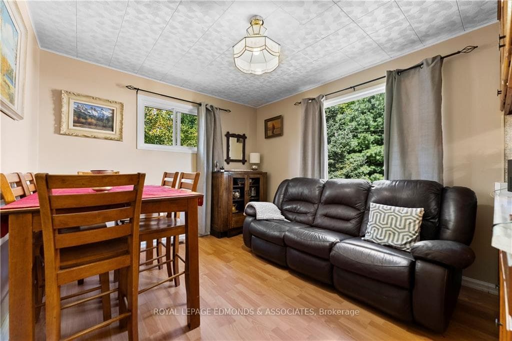 341 METCALFE Street photo 7