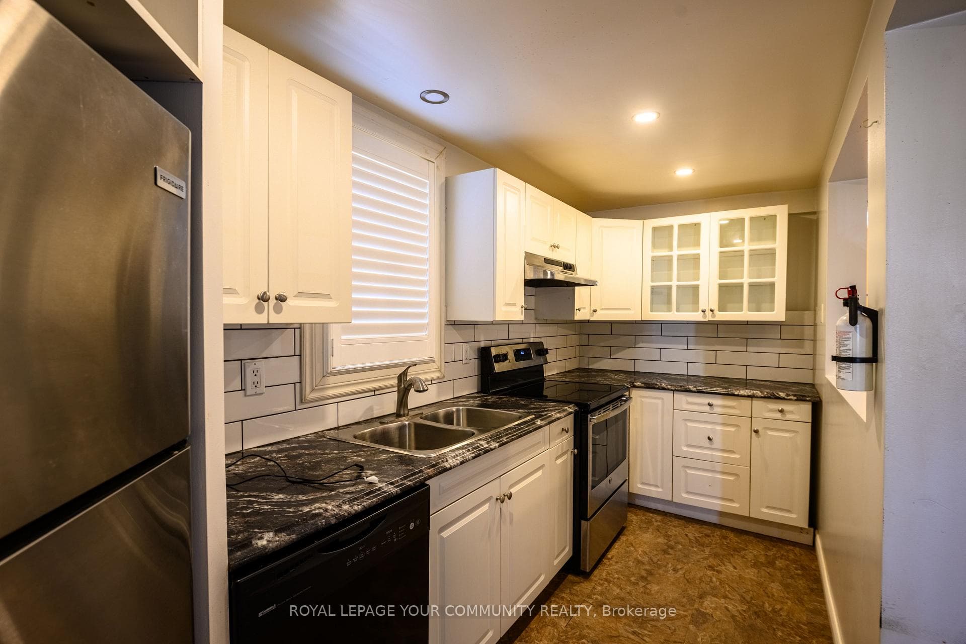 462 D'iberville Avenue photo 8