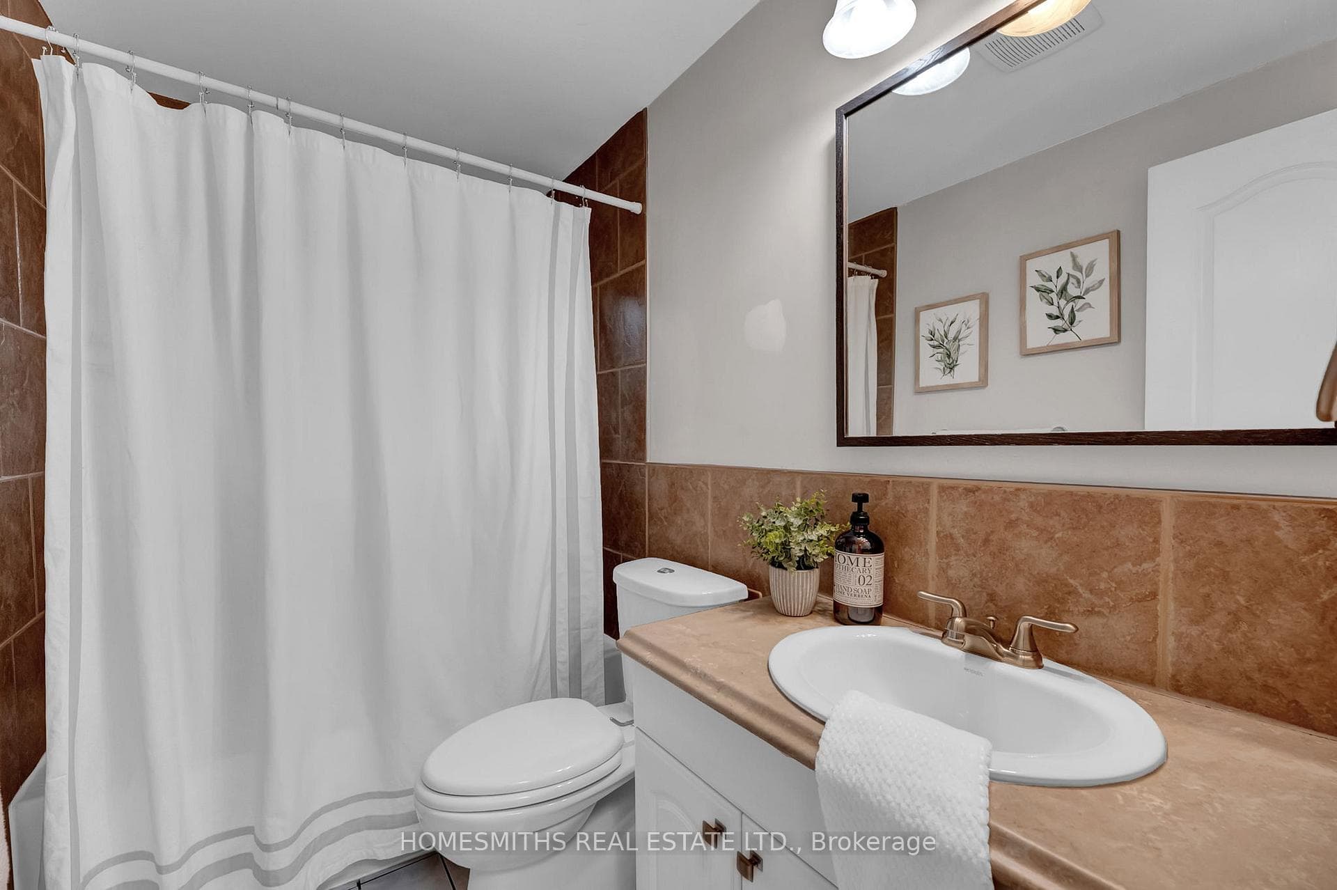 160 Andrew Street photo 29