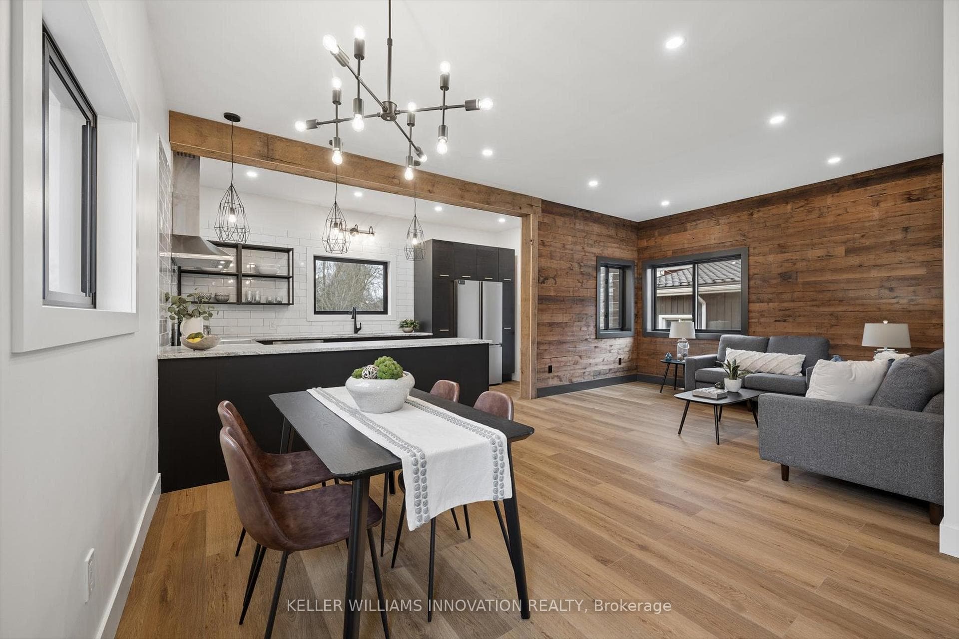 215 Winstanley Street photo 1