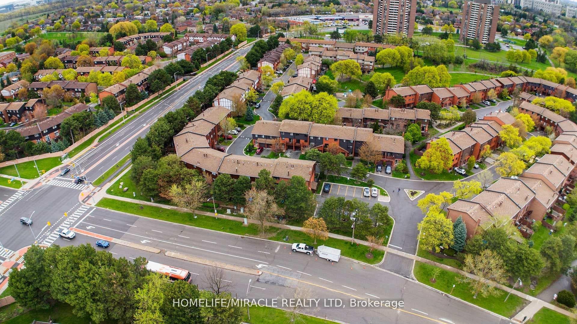4165 Fieldgate Drive Unit 32 photo 2