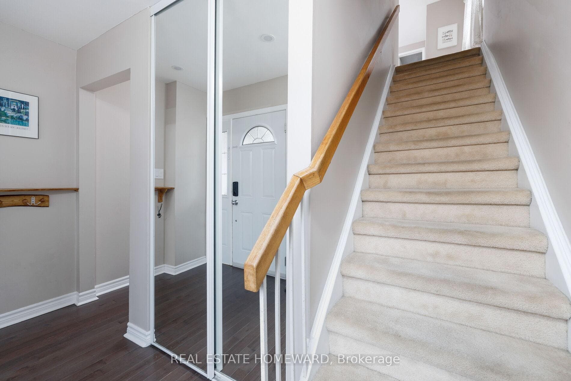 1821 Listowell Crescent photo 21