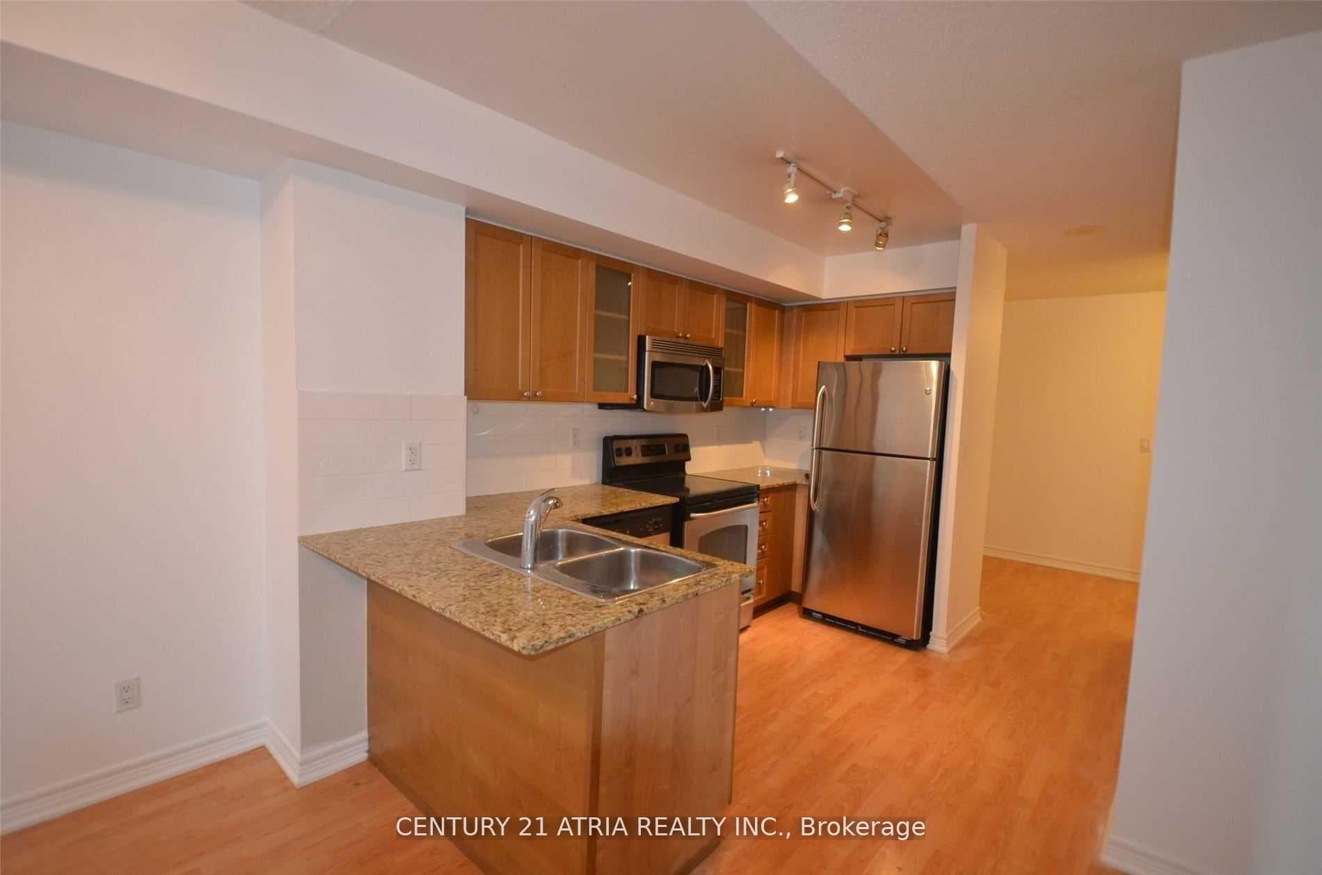 761 Bay Street Unit 309 photo 11