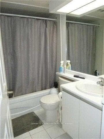 40 Scollard Street Unit 1002 photo 6