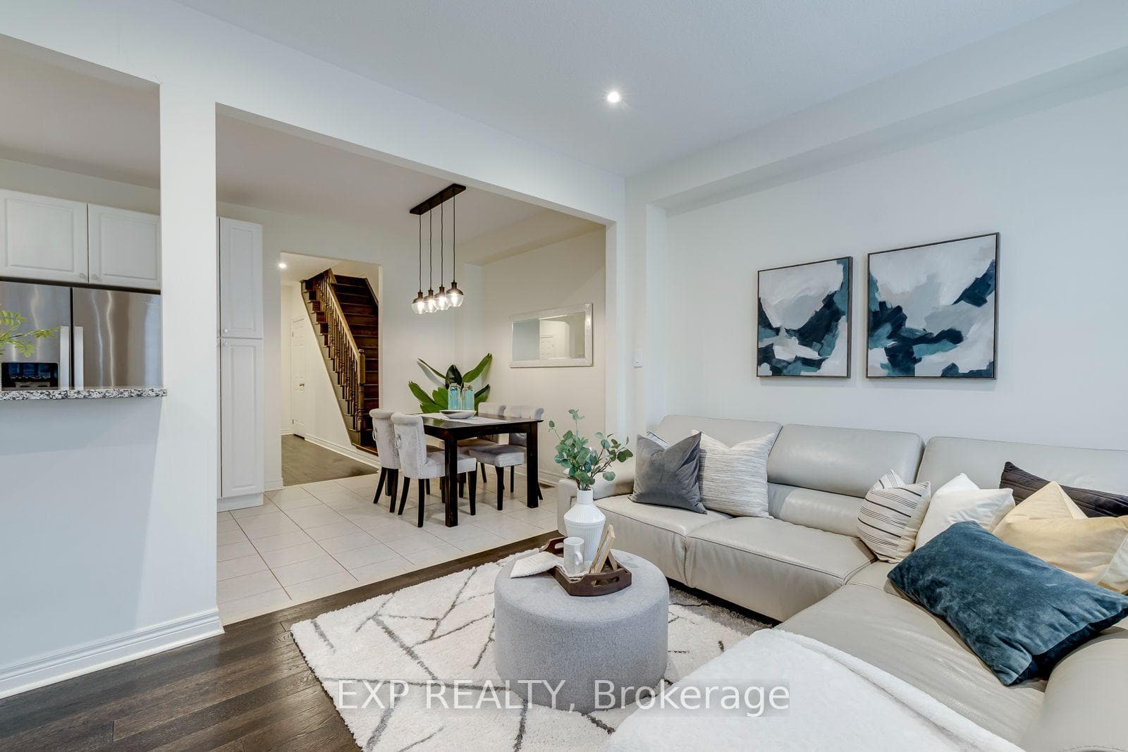 598 Bessborough Drive photo 22