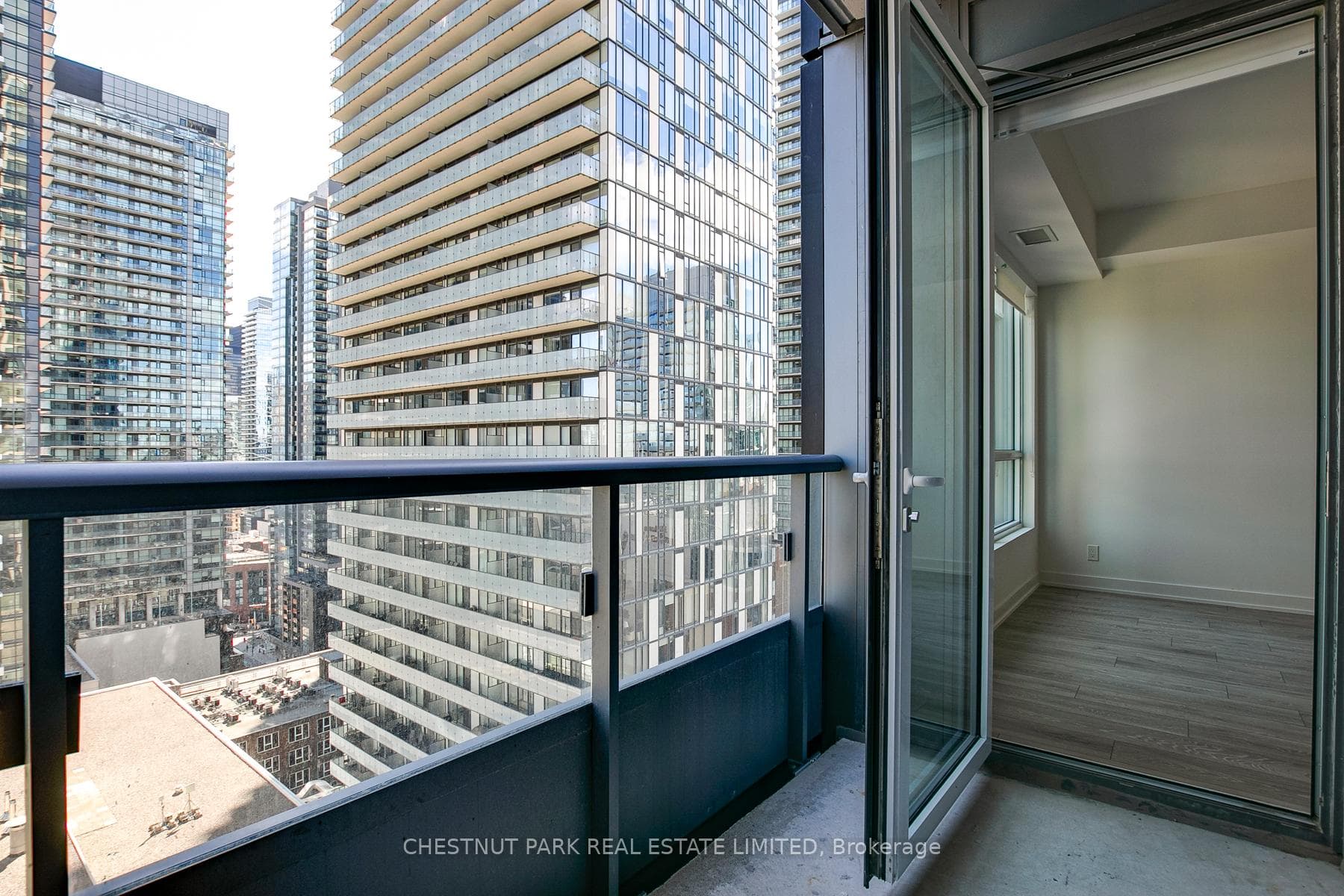 108 Peter Street Unit 2103 photo 28