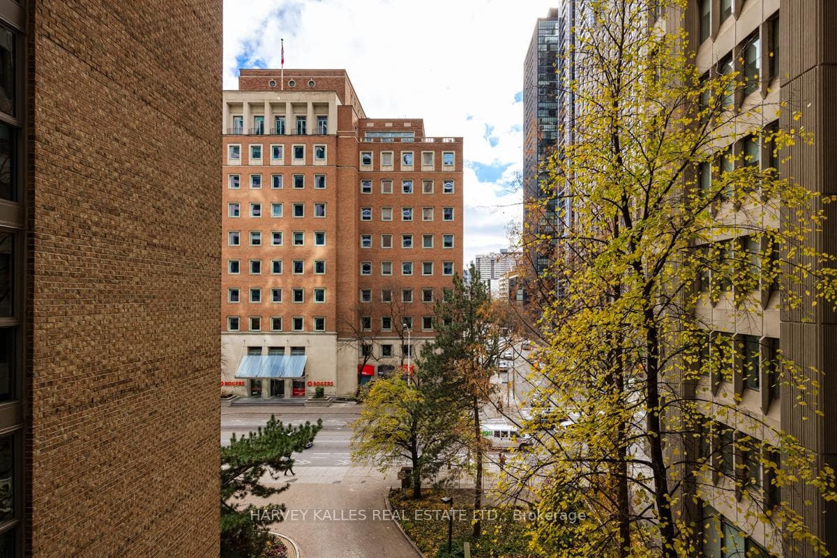 278 Bloor Street Unit 601 photo 27