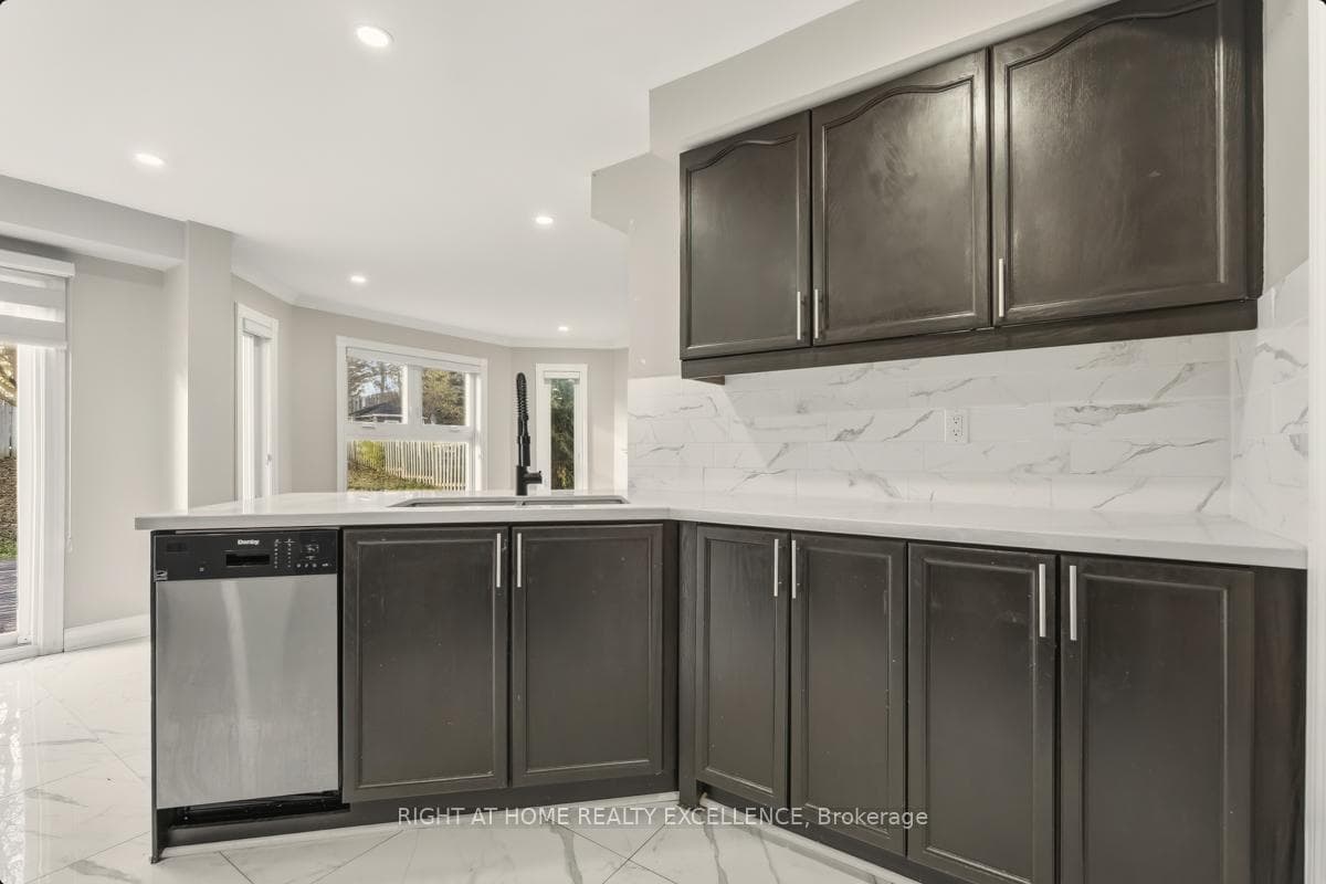 11 Gunning Crescent photo 18