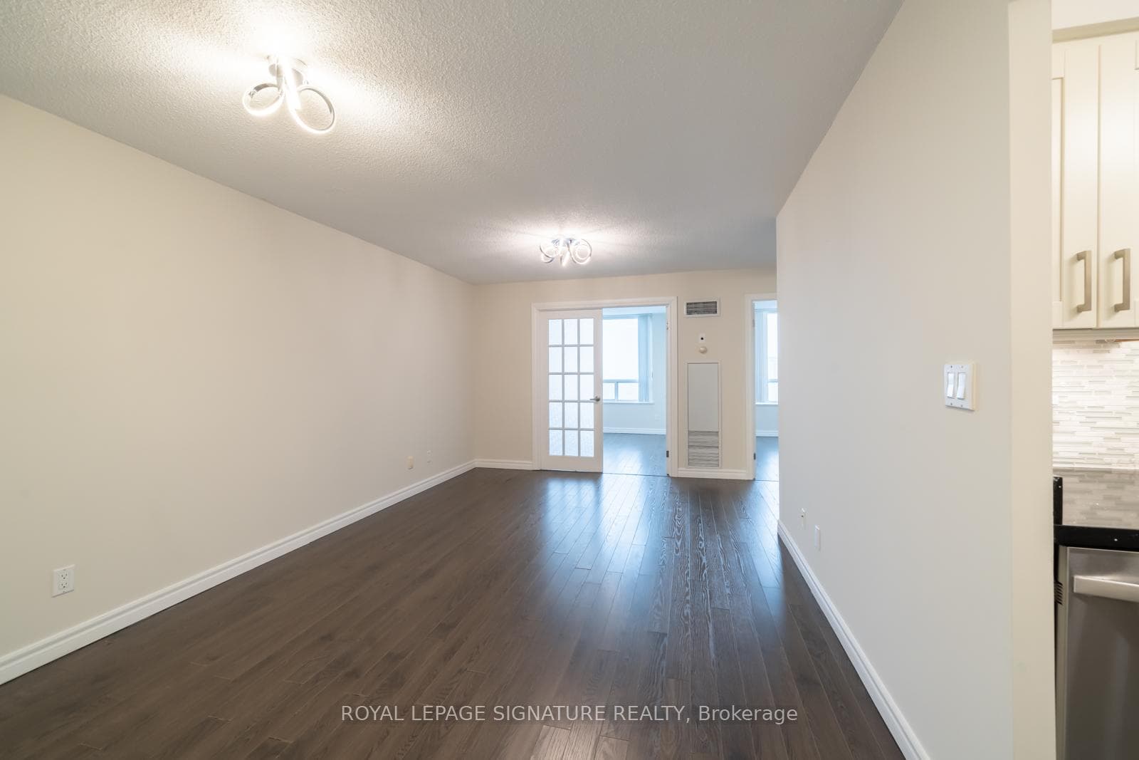 68 Corporate Drive Unit 2735 photo 1
