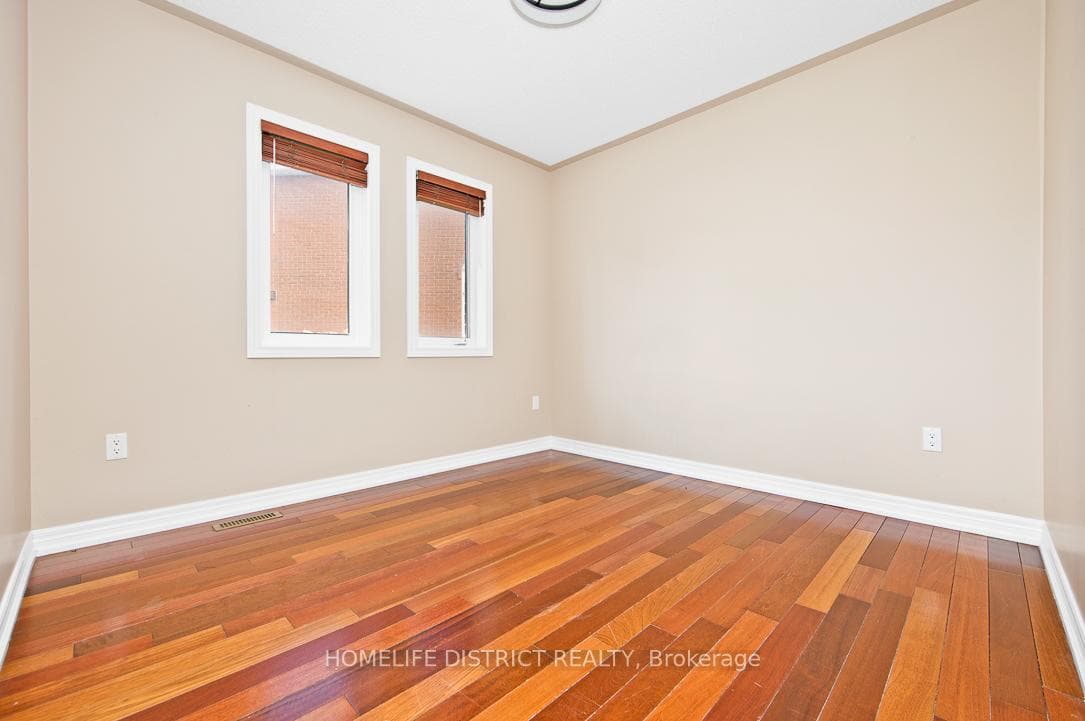 47 Ball Crescent photo 12