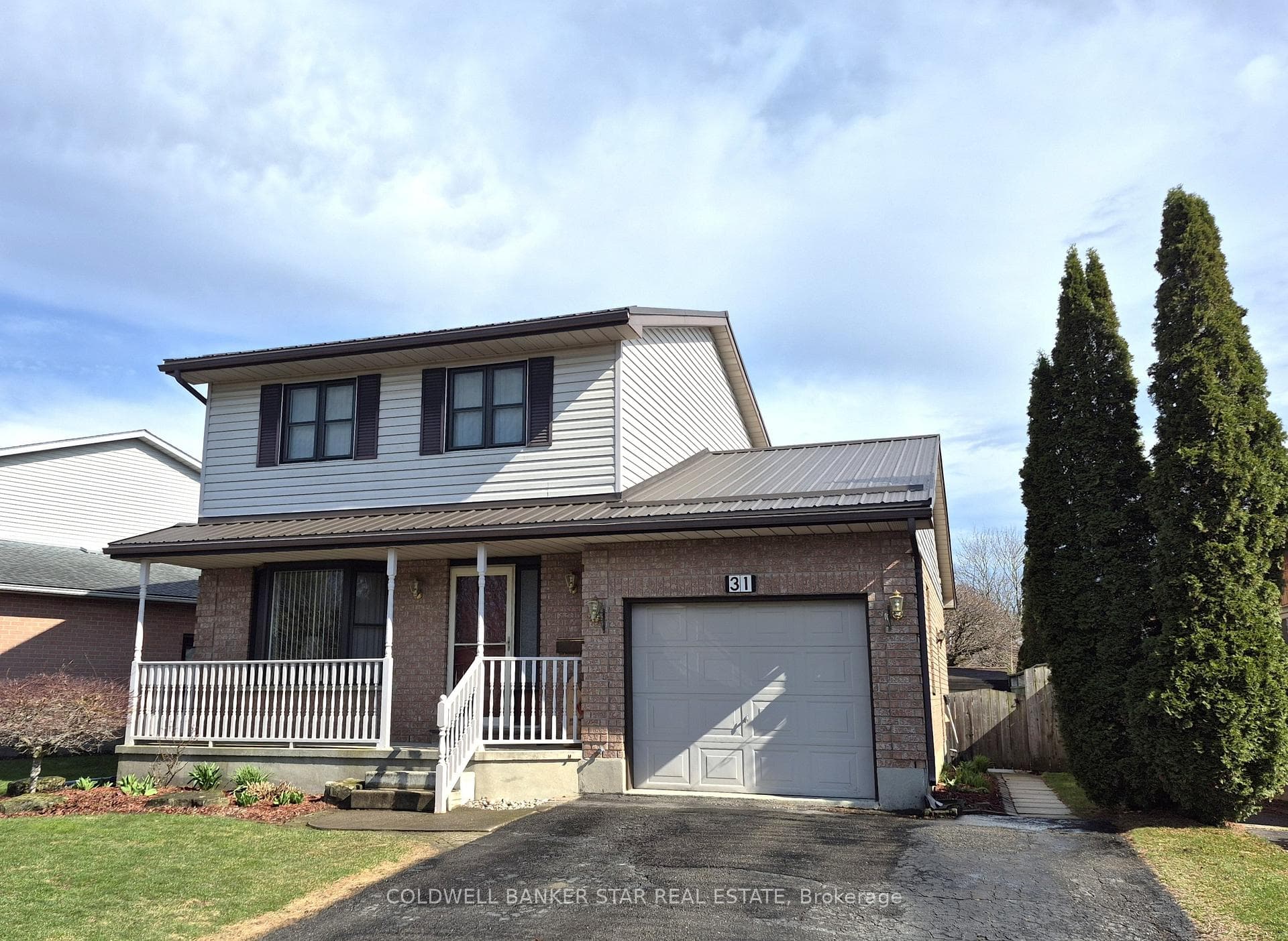 31 Sinclair Crescent photo 1